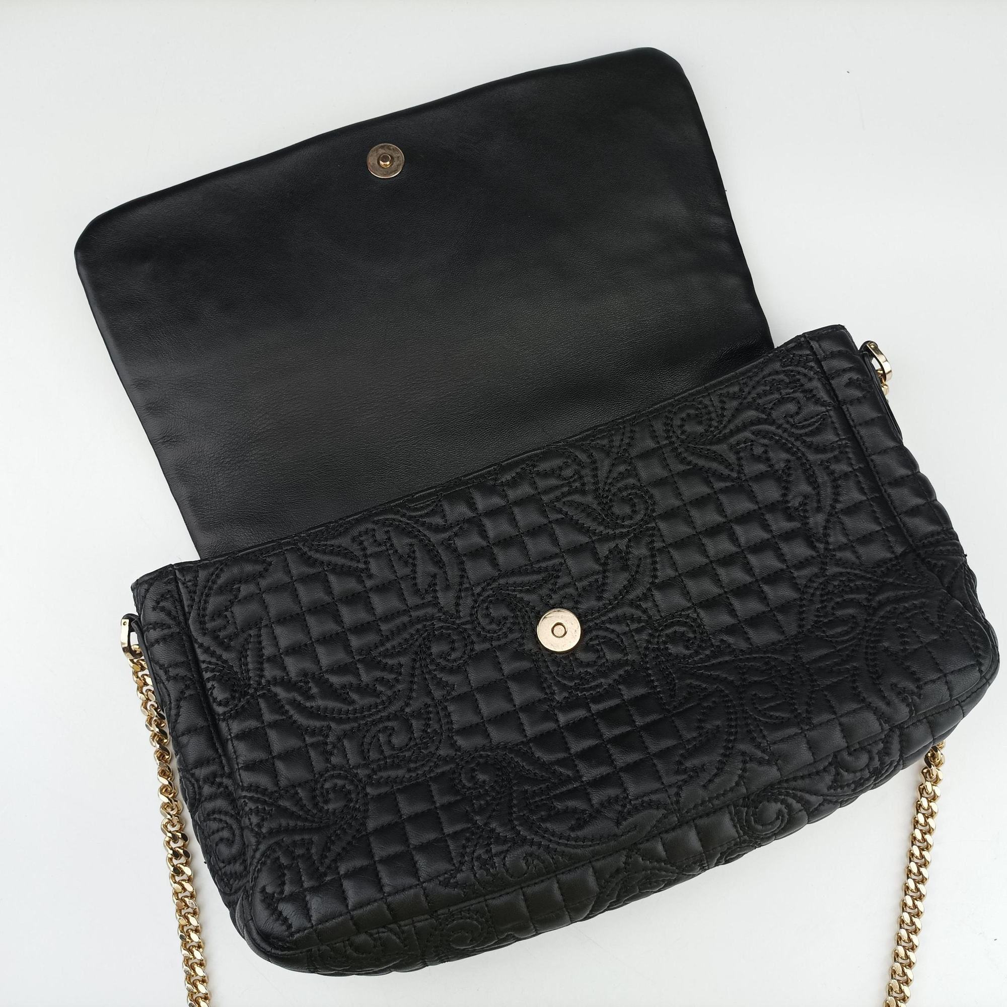 Pre-owned VERSACE Vanitas Medusa Black leather  shoulderbag | stylenewstar