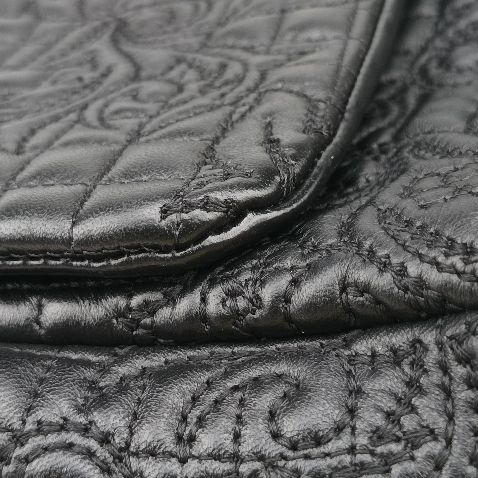 Pre-owned VERSACE Vanitas Medusa Black leather  shoulderbag | stylenewstar