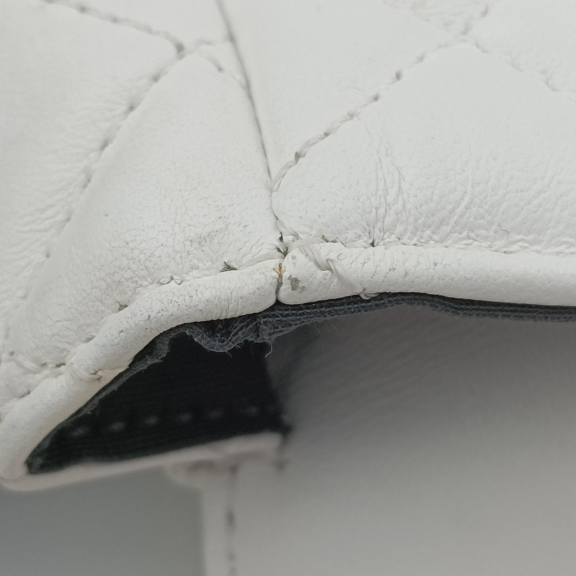 Vintage VERSACE Medusa White Leather  shoulderbag | stylenewstar