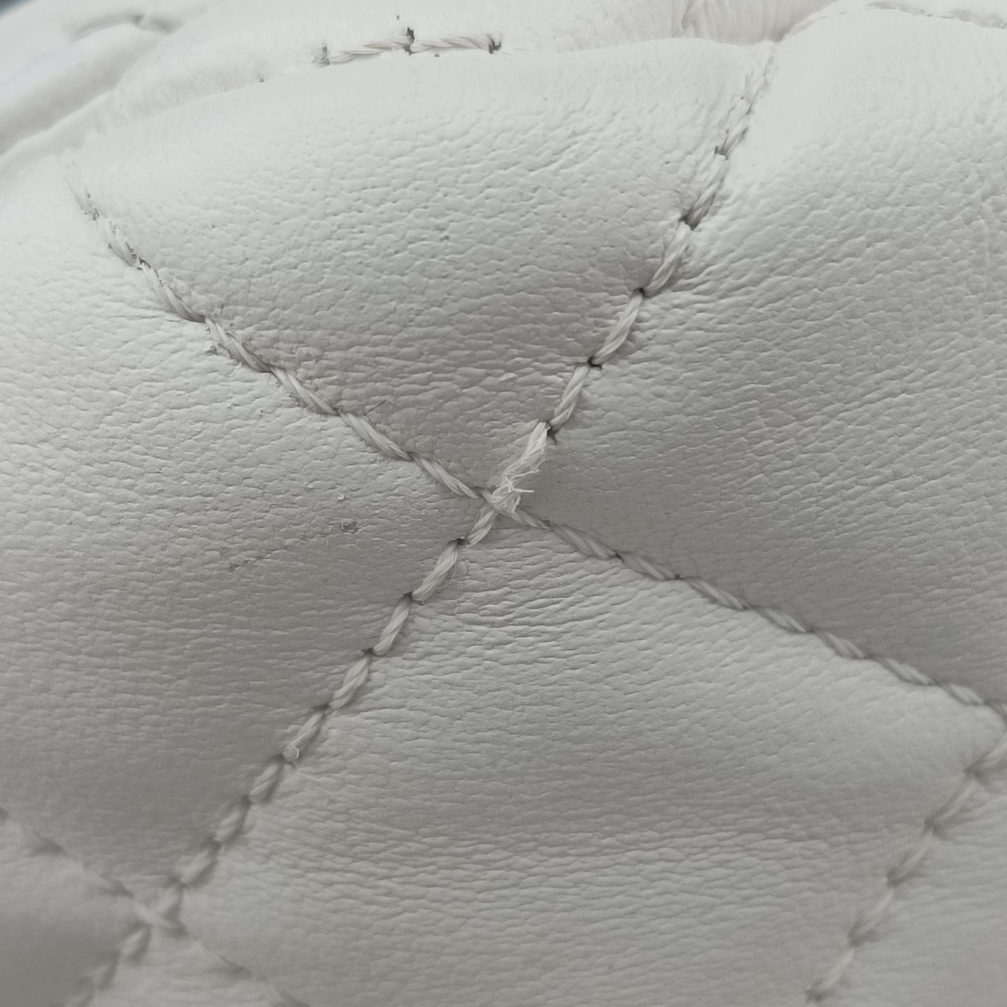 Vintage VERSACE Medusa White Leather  shoulderbag | stylenewstar