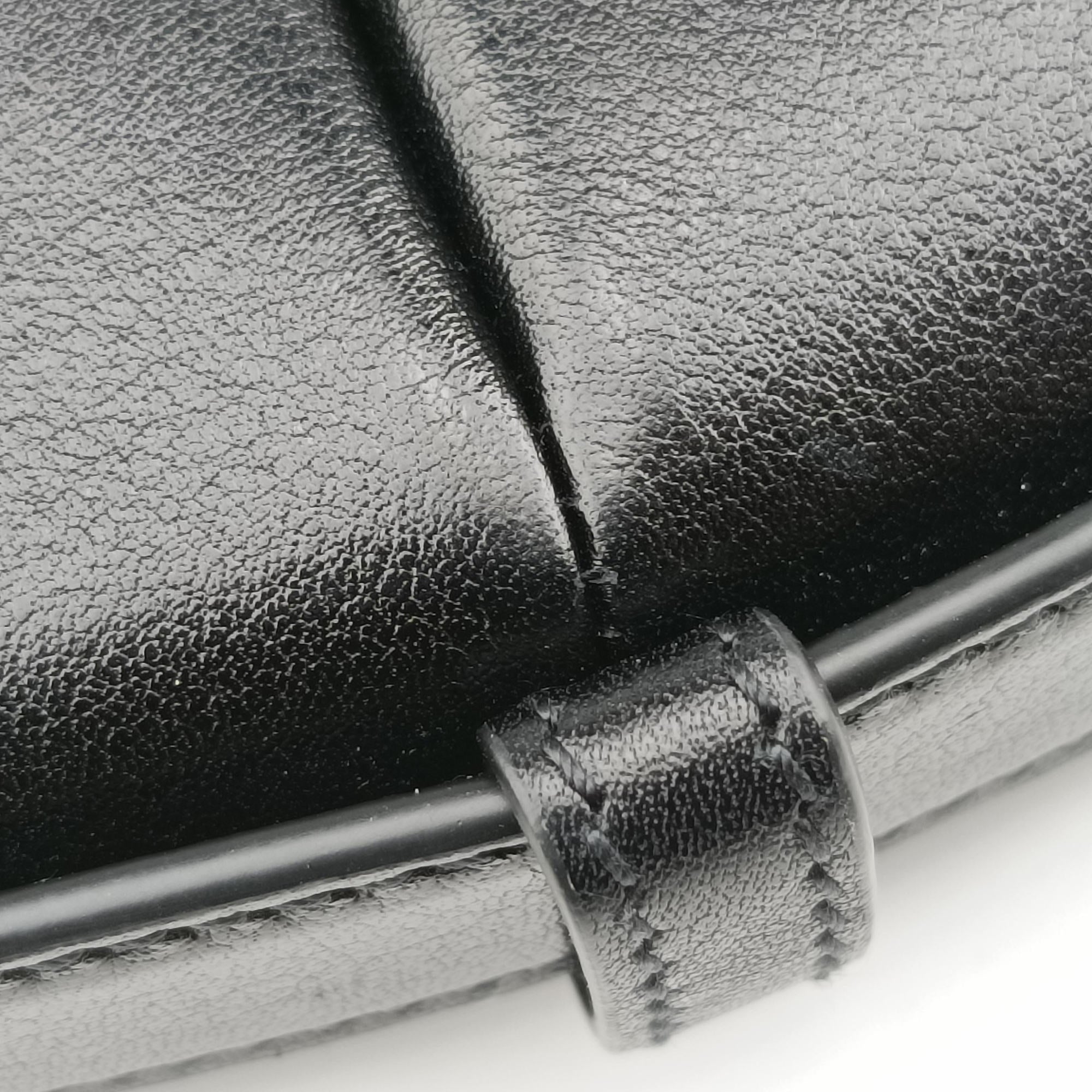 Pre-owned Yves Saint Laurent Mombasa Black Leather 848818 handbag | stylenewstar