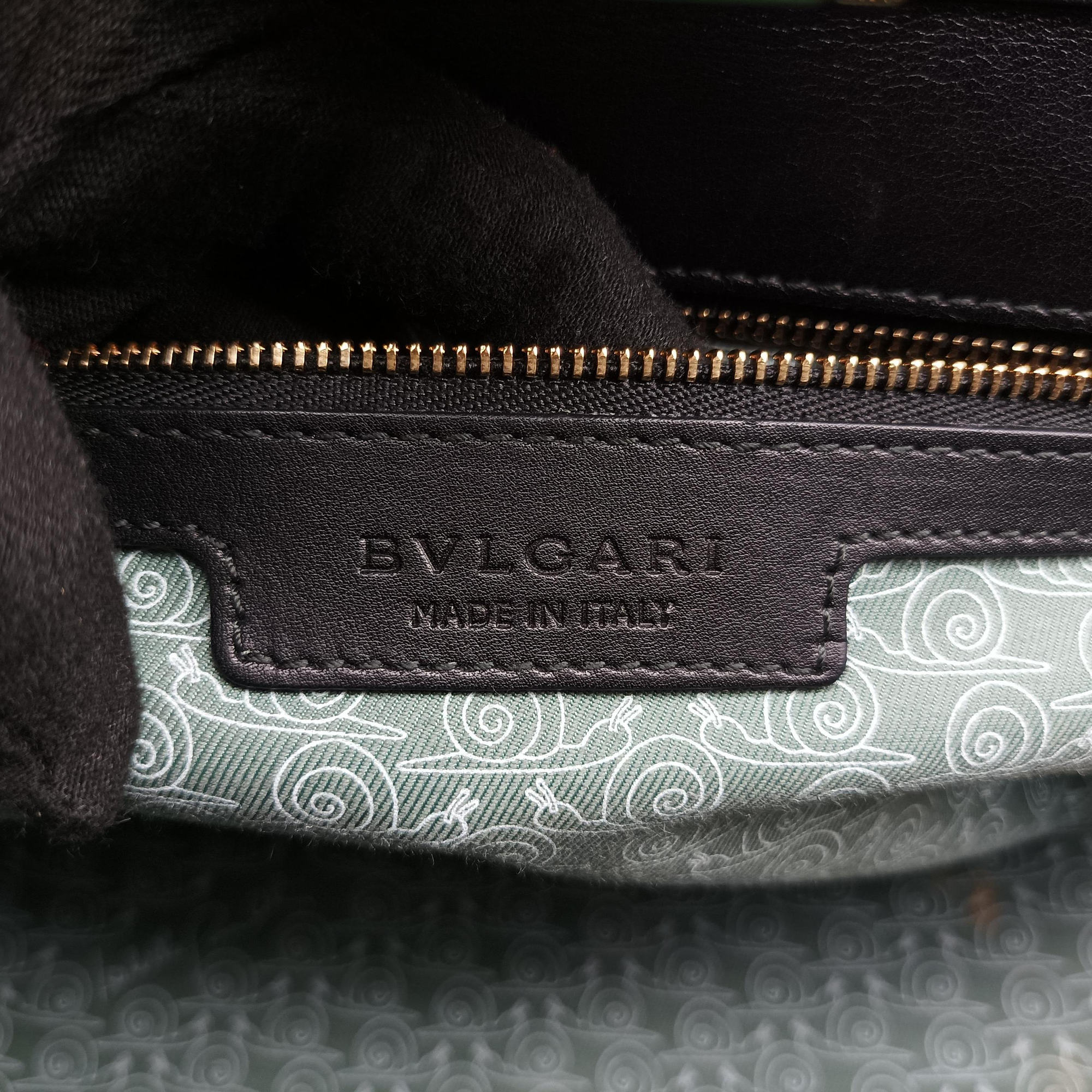 Pre-owned Bvlgari Python Isabella Rossellini Black patent  shoulderbag | stylenewstar