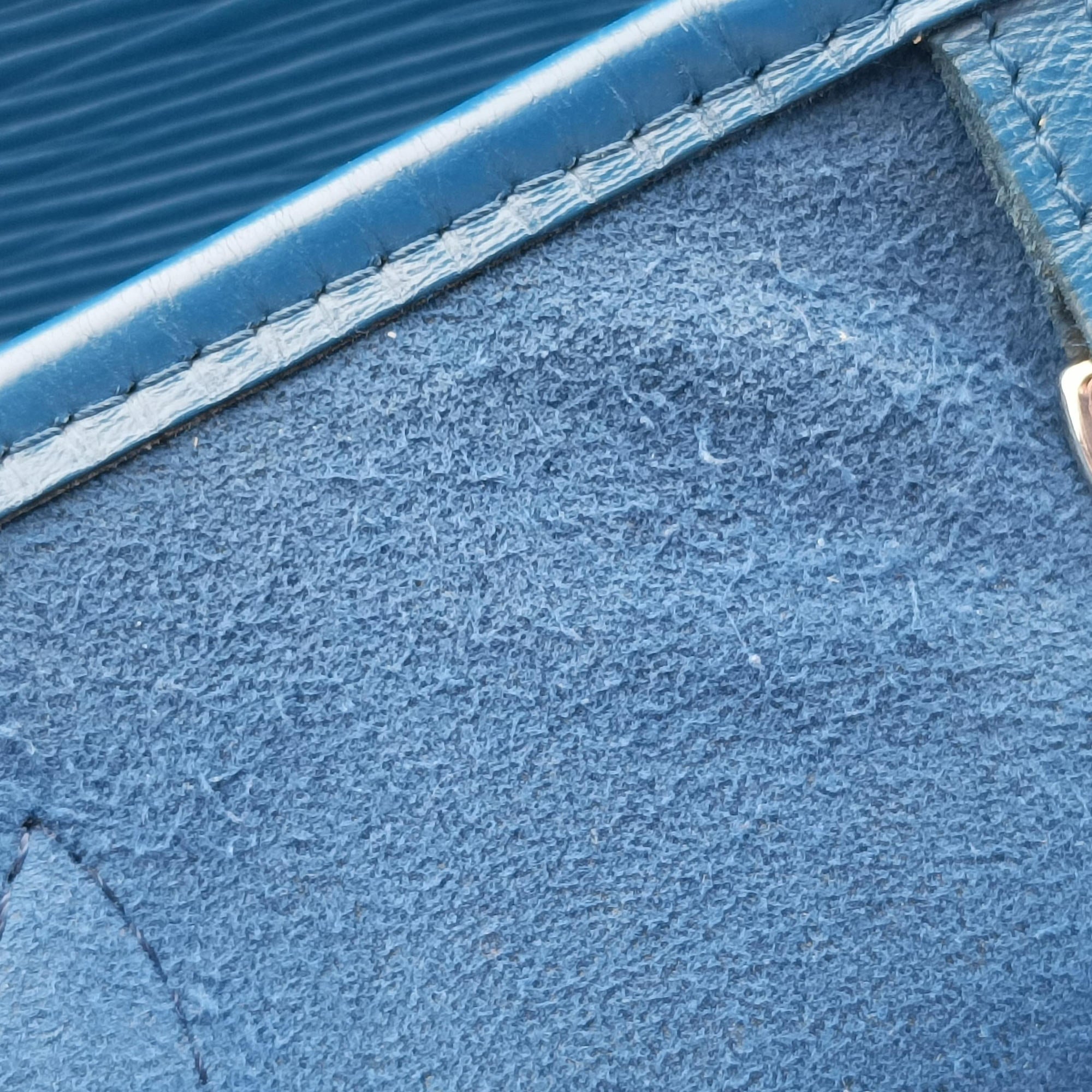 Vintage Louis Vuitton Neverfull MM Cyan Epi M40930 shoulderbag | stylenewstar