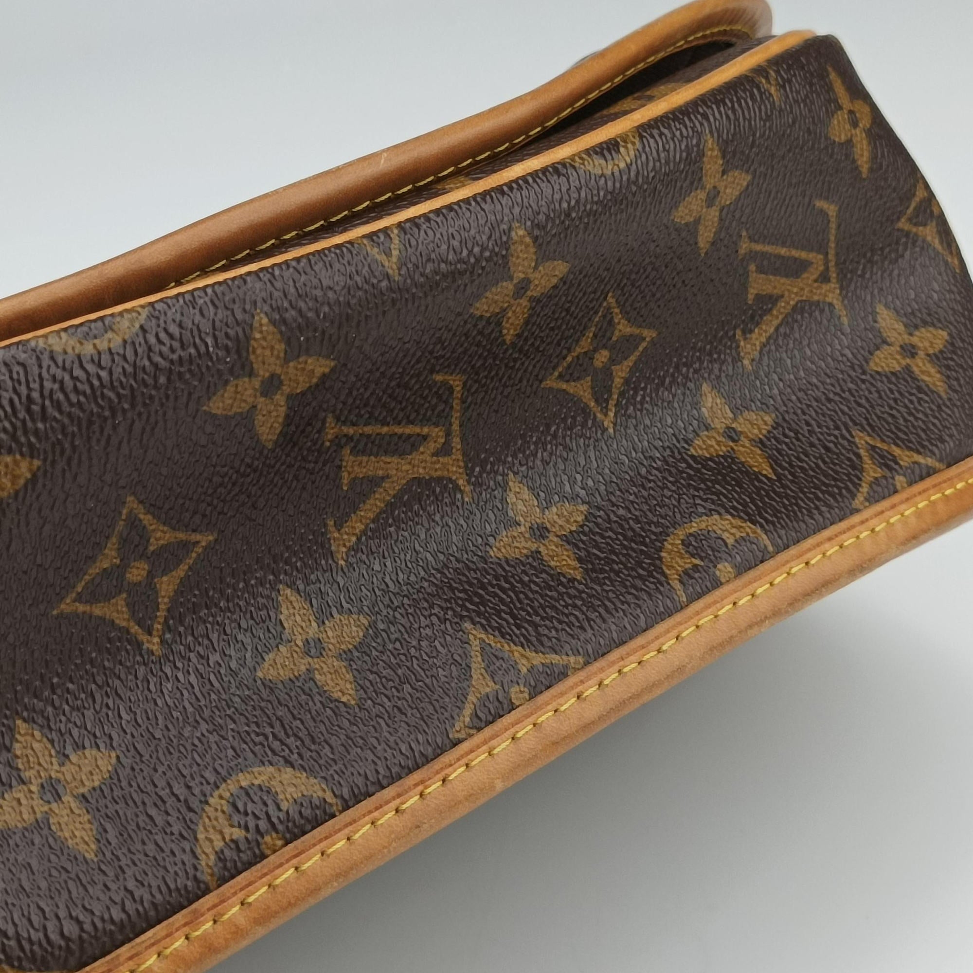 Pre-owned Louis Vuitton Menilmontant PM Brown Monogram canvas M40474 shoulderbag | stylenewstar