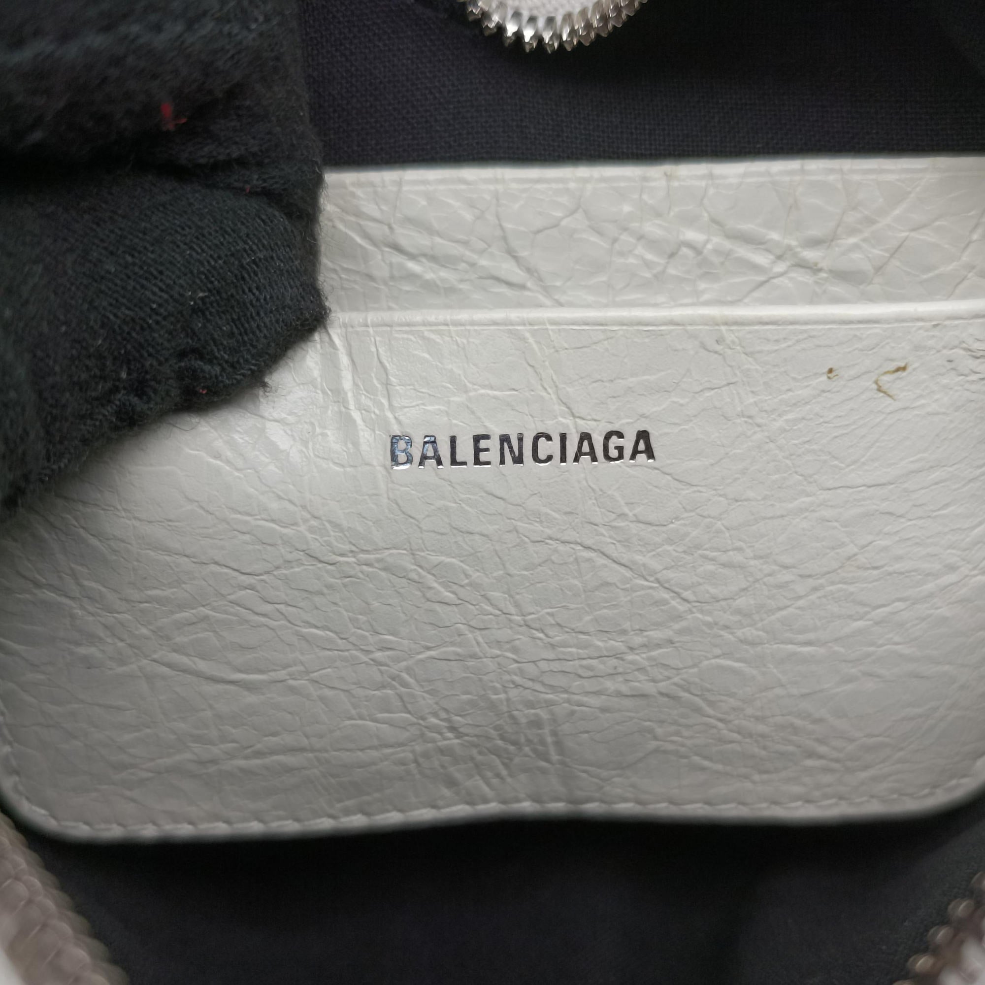 Vintage Balenciaga Le Cagole Heart Mini White lambskin  shoulderbag | stylenewstar