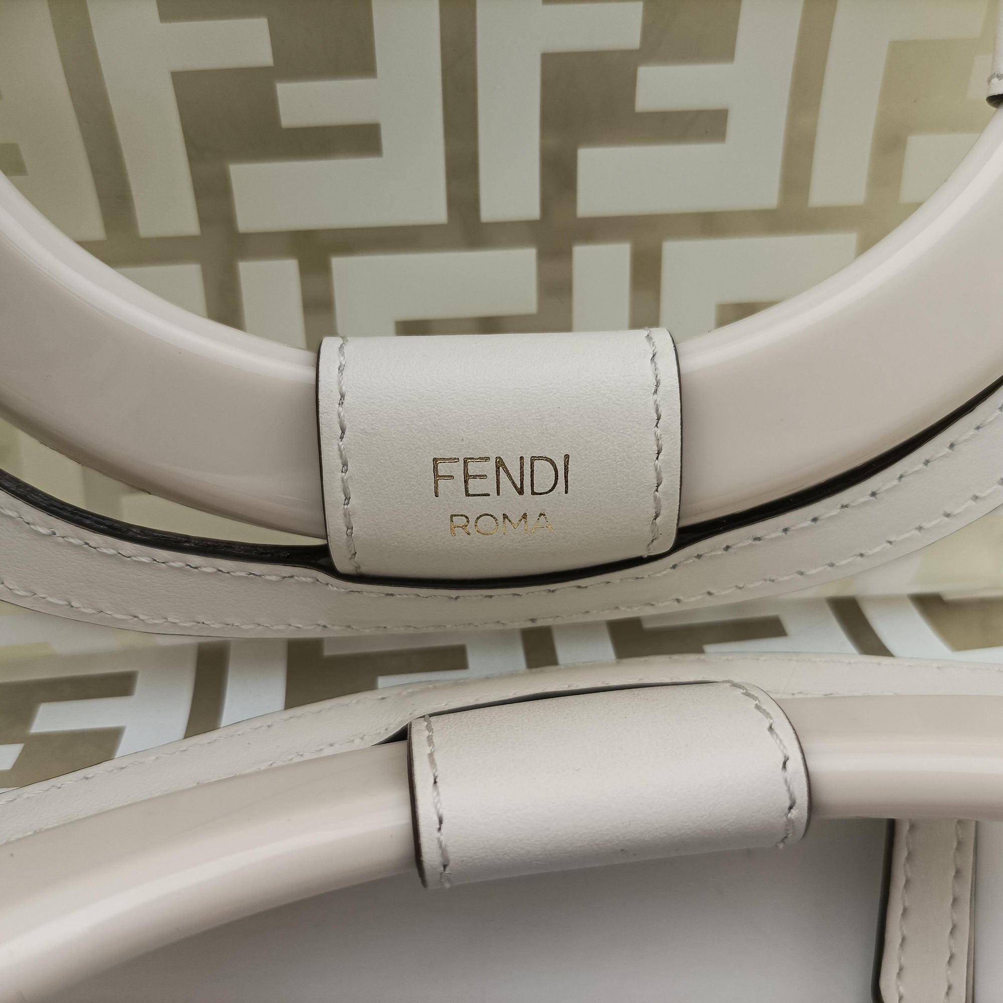 Pre-owned Fendi Runaway Shopper White PVC coated canvas×Leather 8BH353 shoulderbag | stylenewstar