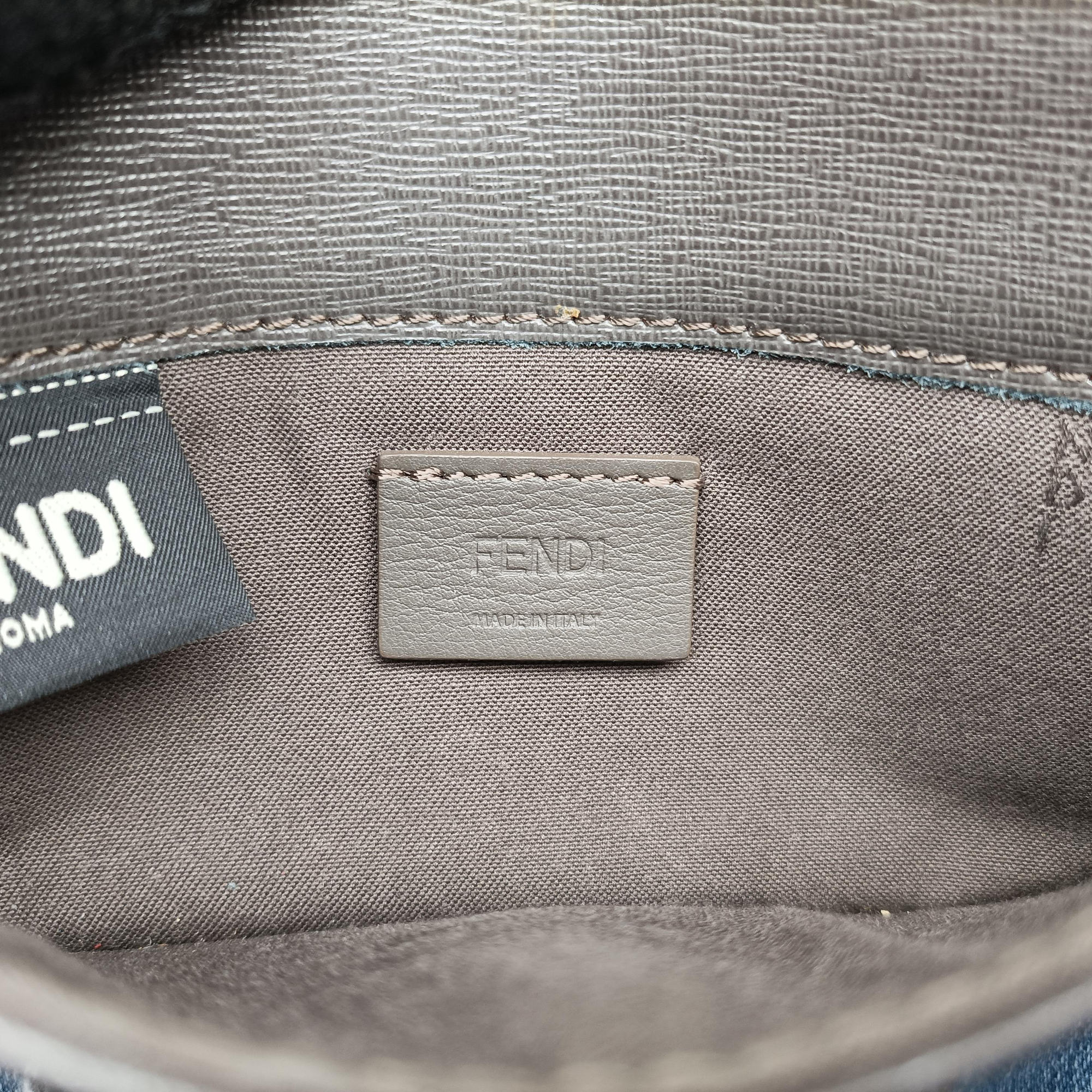 Pre-owned Fendi Monster Eyes Tube Gray x Blue leather 8M0346 shoulderbag | stylenewstar