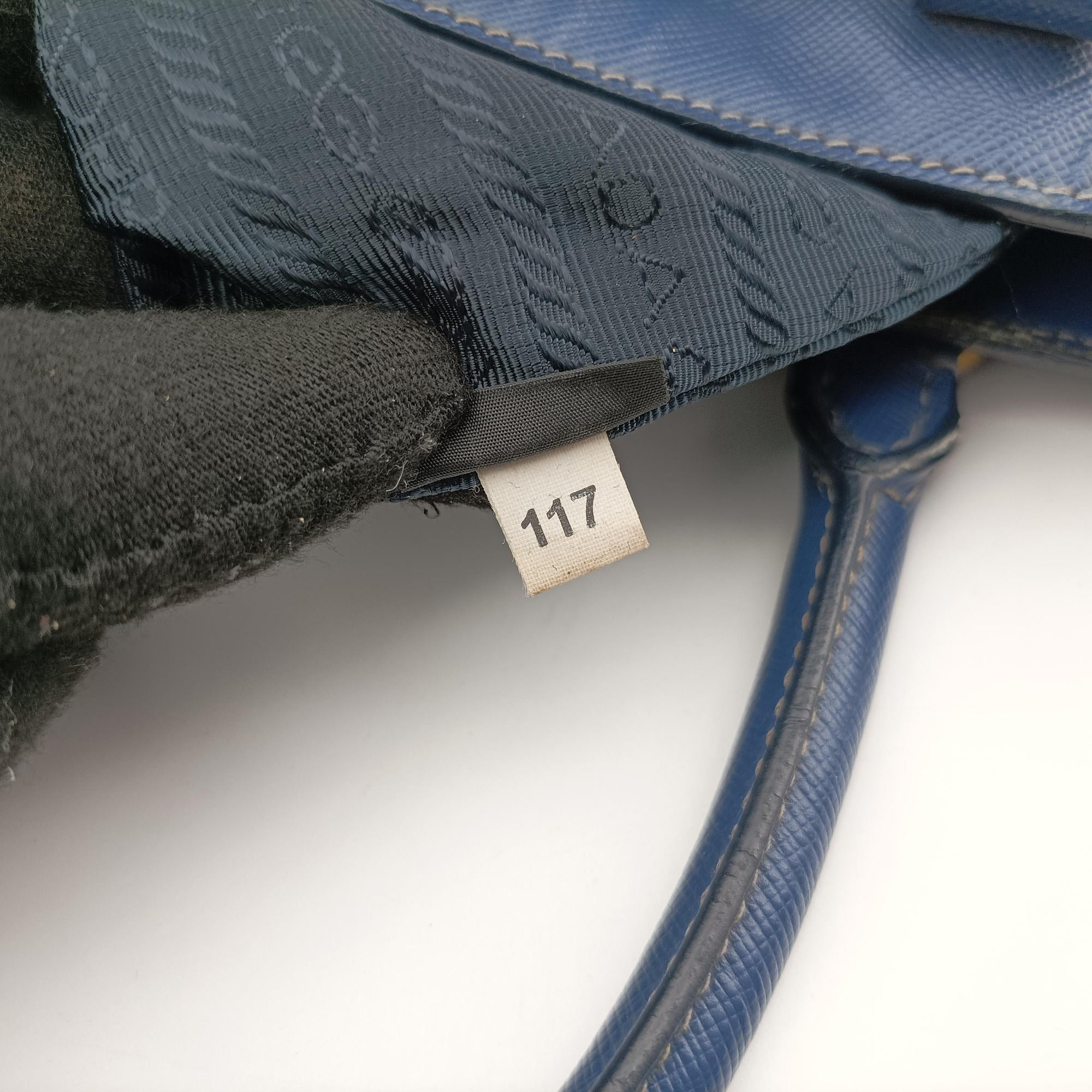 Pre-owned Prada Galleria Blue SAFFIANO Leather BN2274 handbag | stylenewstar