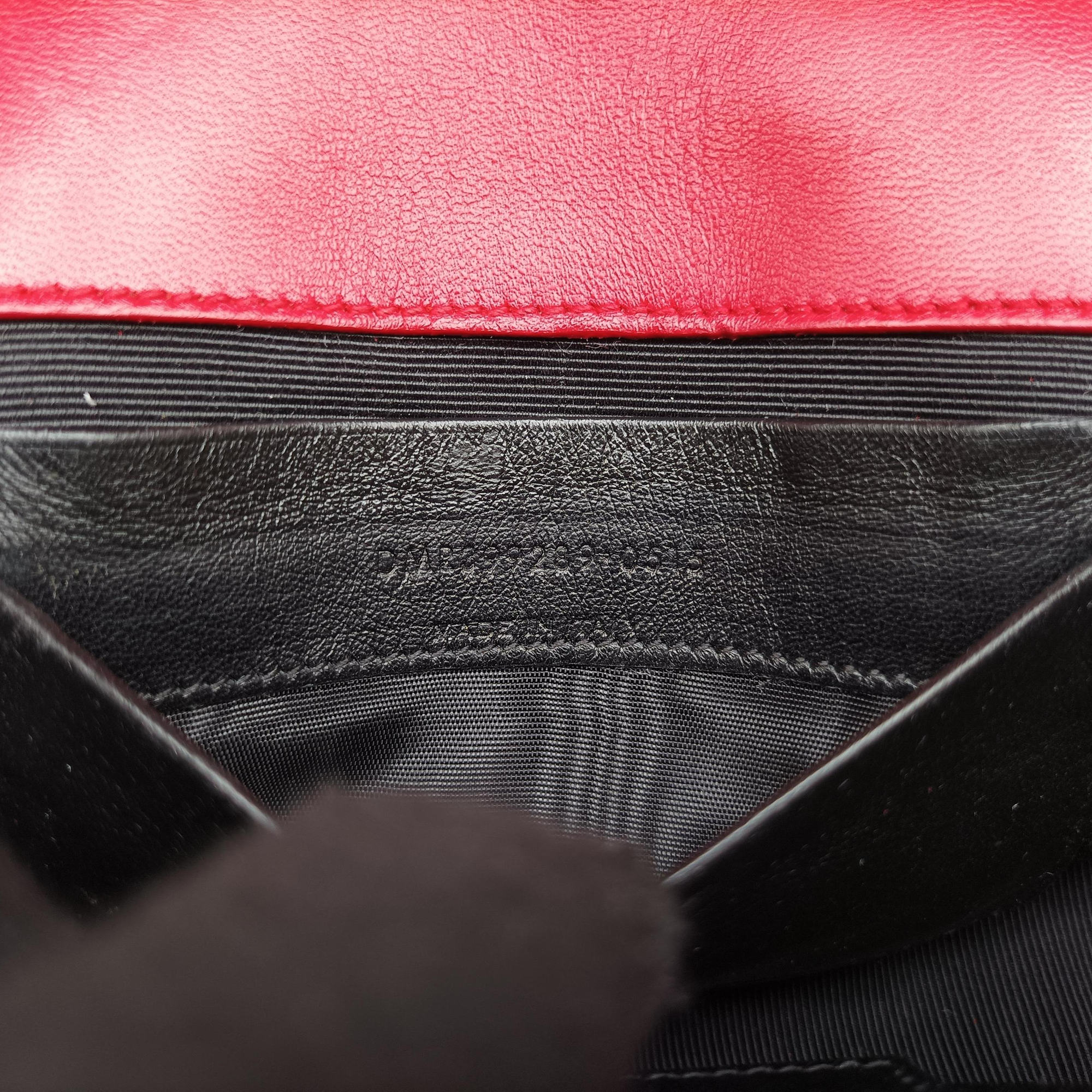 Pre-owned Yves Saint Laurent Baby Chai Red Leather 399289 shoulderbag | stylenewstar