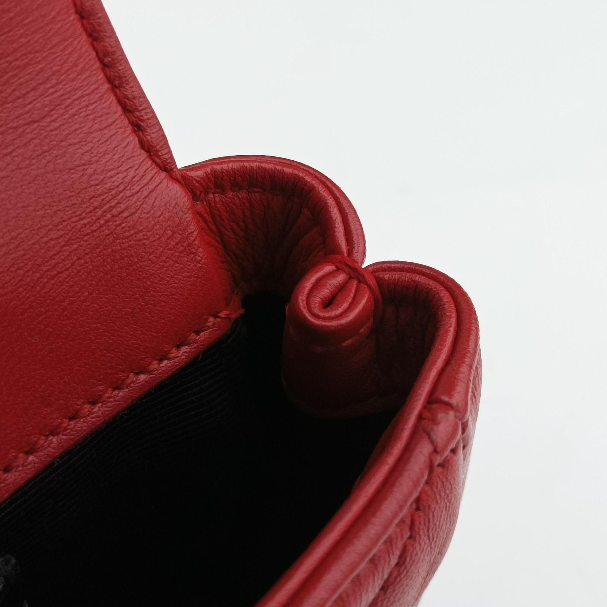 Pre-owned Yves Saint Laurent Baby Chai Red Leather 399289 shoulderbag | stylenewstar