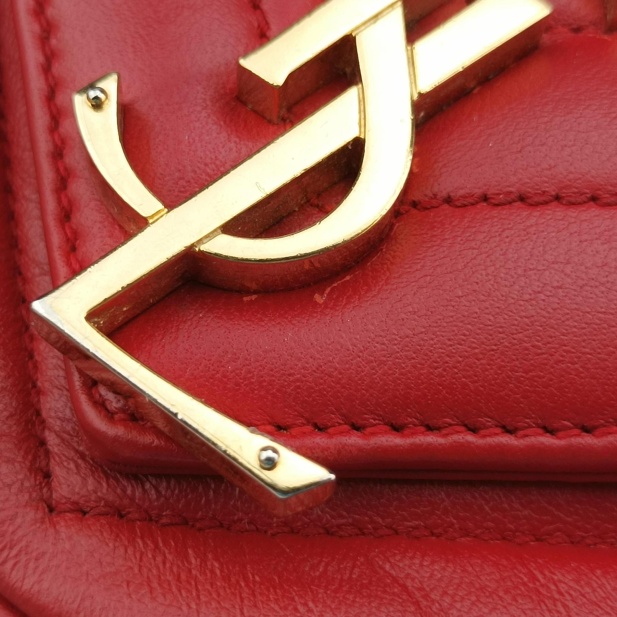 Pre-owned Yves Saint Laurent Baby Chai Red Leather 399289 shoulderbag | stylenewstar