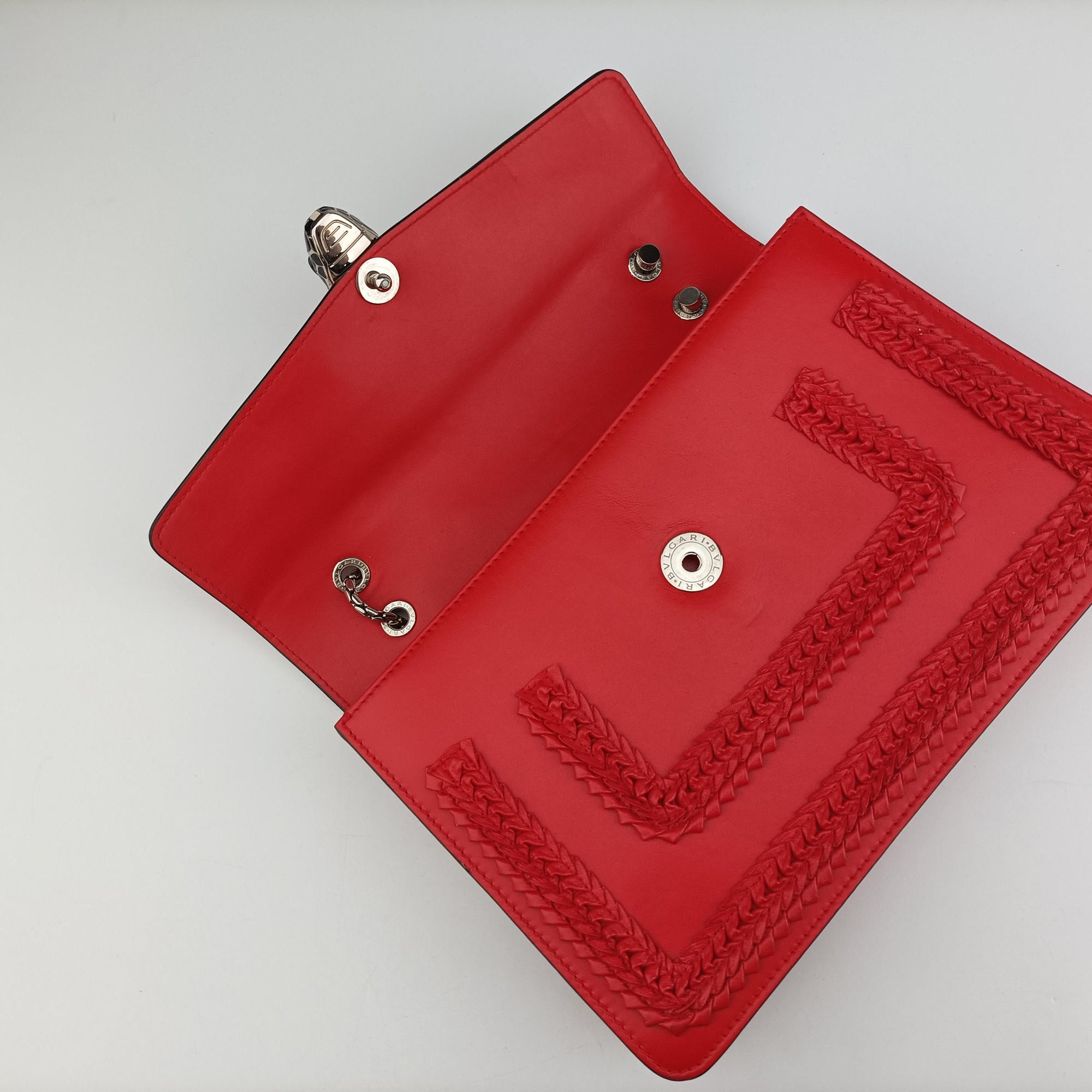 Pre-owned Bvlgari Serpenti Forever Red leather  shoulderbag | stylenewstar