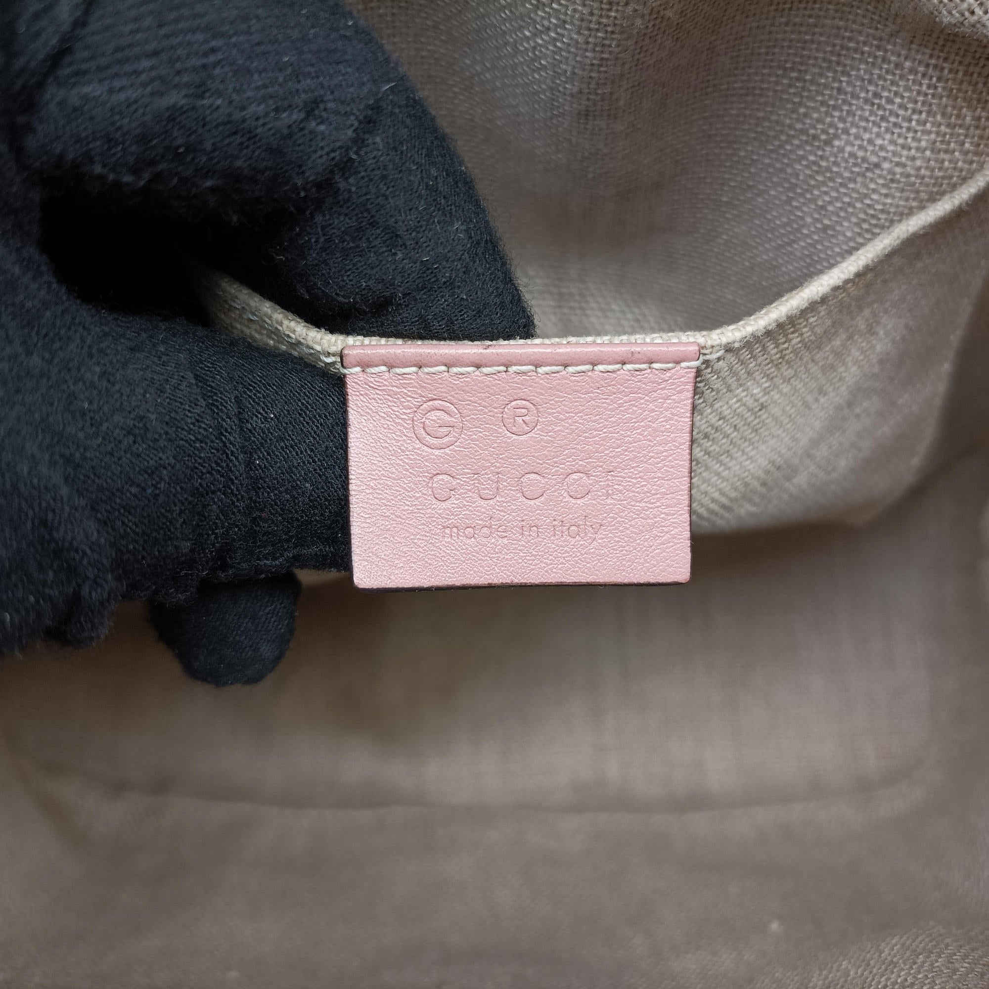 Vintage Gucci Microguccissima Pink Leather 449654 shoulderbag | stylenewstar