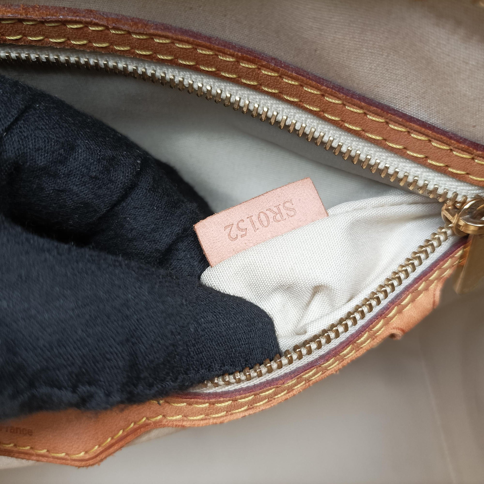 Pre-owned Louis Vuitton Brea MM Broncorail Vernis M91456 shoulderbag | stylenewstar