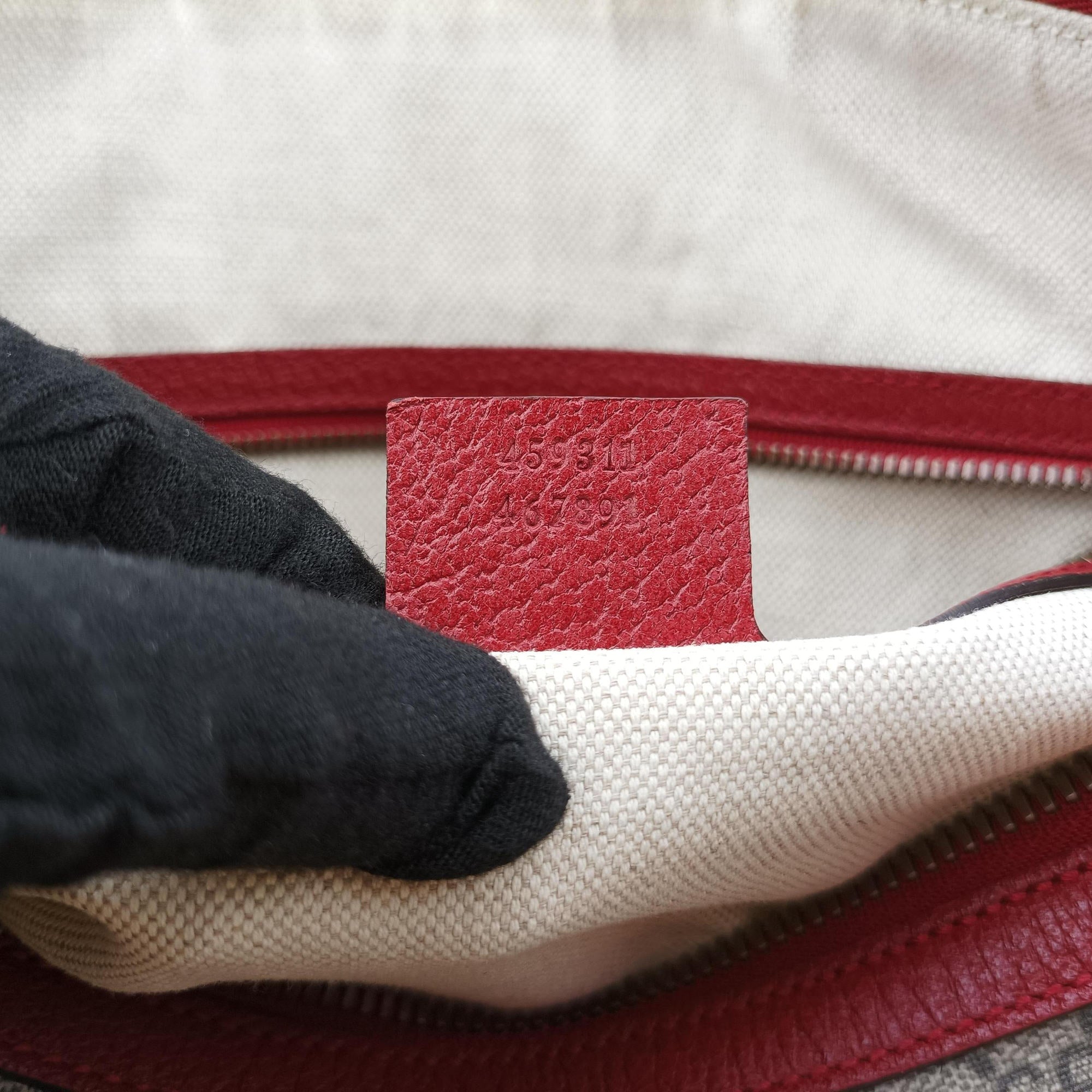 Pre-owned Gucci Soft GG Supreme Courrier Duffle Beige × Red PVC coated canvas×Leather 459311 shoulderbag | stylenewstar