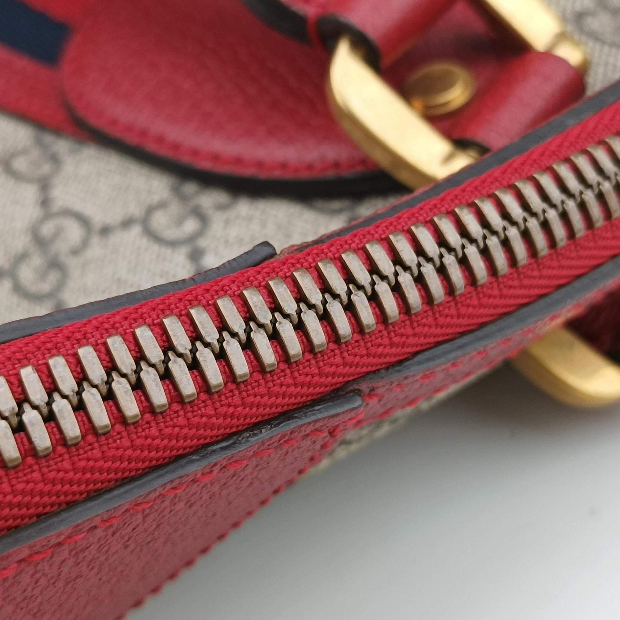 Pre-owned Gucci Soft GG Supreme Courrier Duffle Beige × Red PVC coated canvas×Leather 459311 shoulderbag | stylenewstar