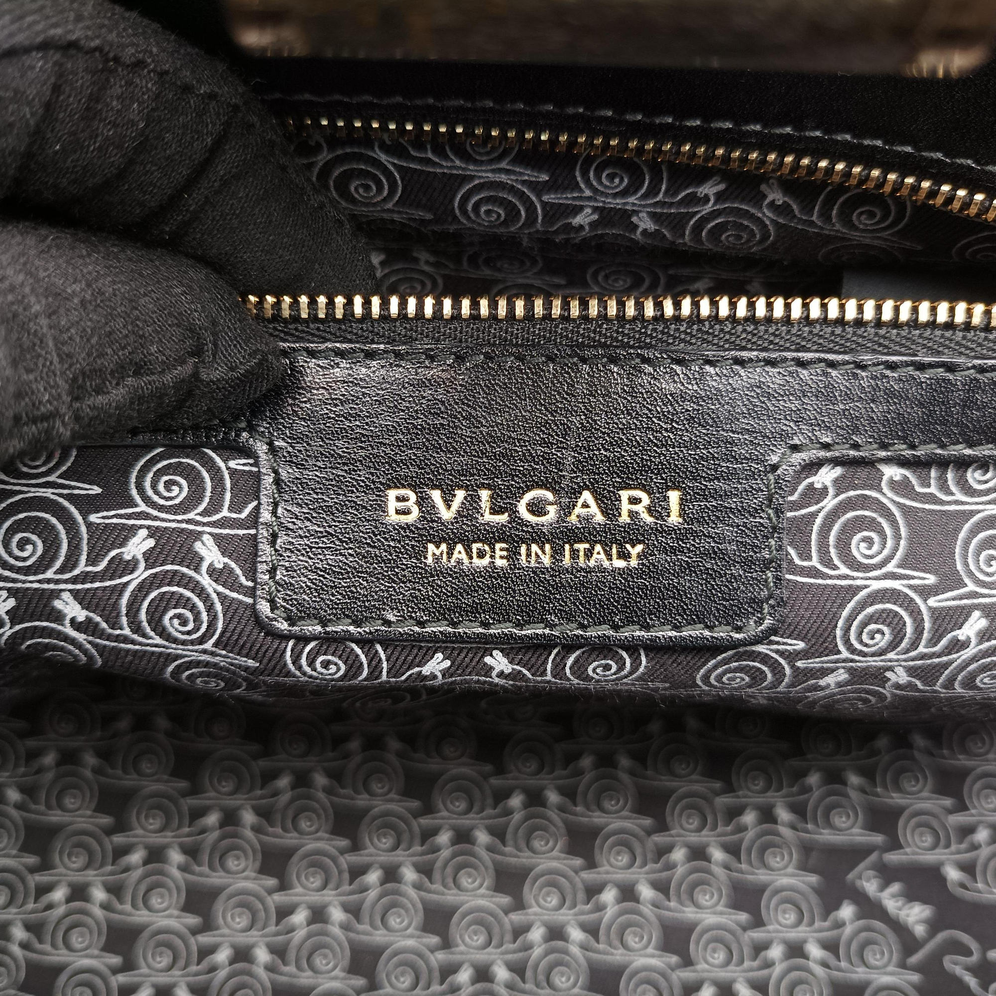 Secondhand Bvlgari Isabella Rossellini Black Leather  shoulderbag | stylenewstar