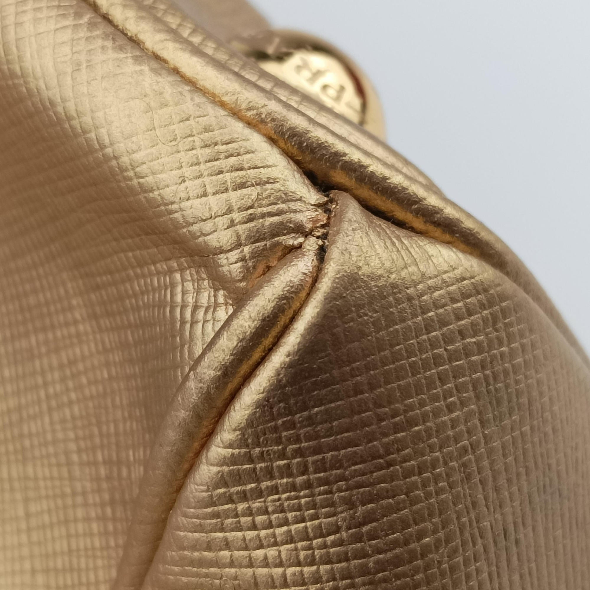 Pre-owned Prada Galleria Golden SAFFIANO Leather BN2274 shoulderbag | stylenewstar