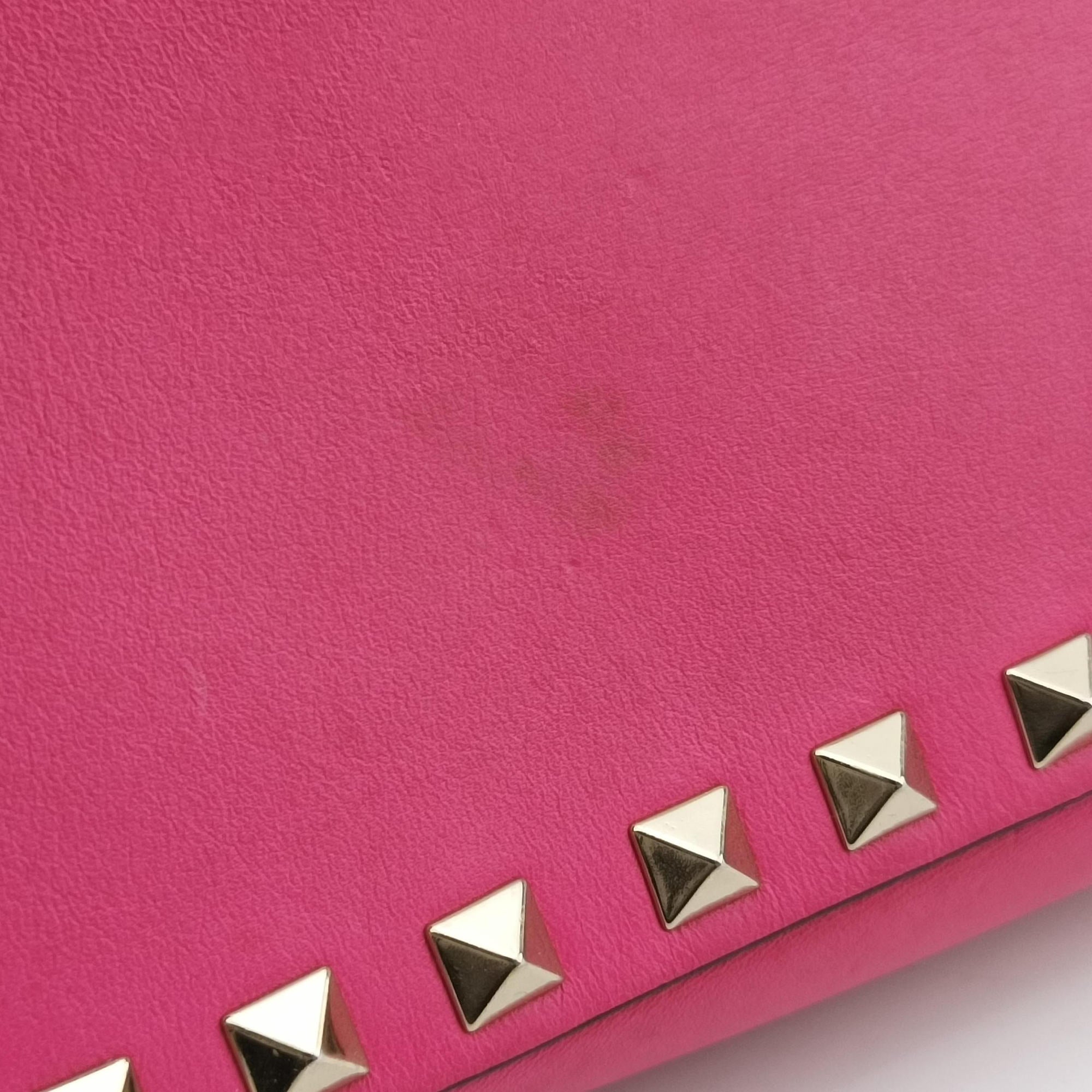 Pre-owned Valentino Rockstud Pink Leather  shoulderbag | stylenewstar