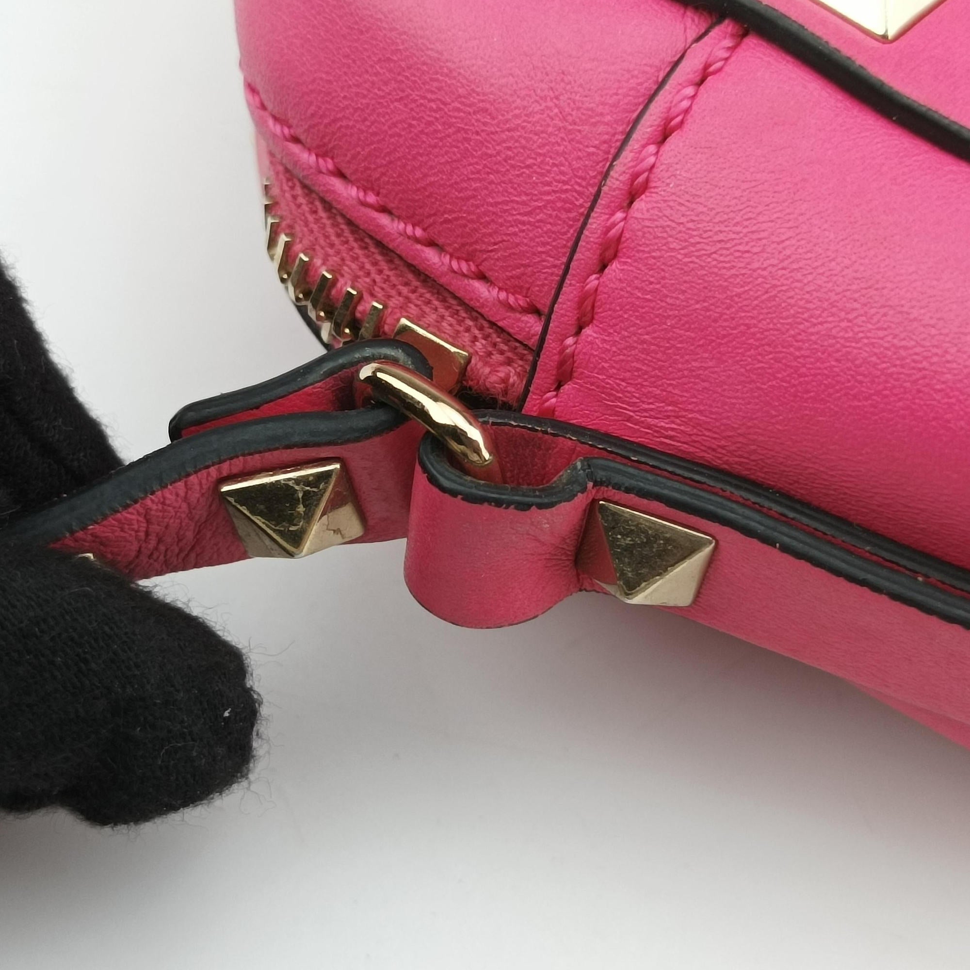 Pre-owned Valentino Rockstud Pink Leather  shoulderbag | stylenewstar