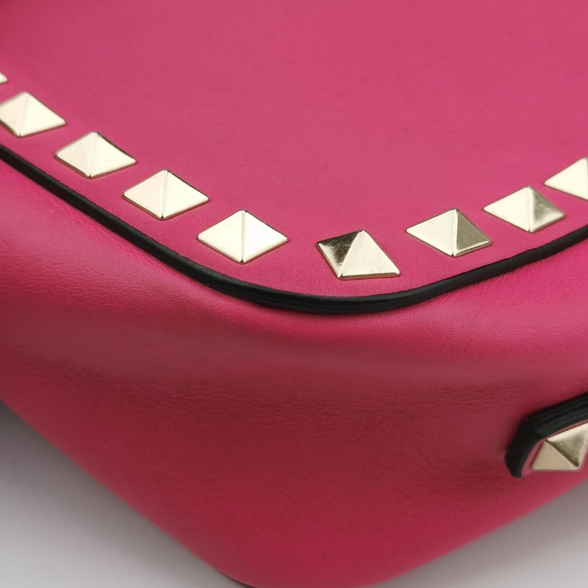 Pre-owned Valentino Rockstud Pink Leather  shoulderbag | stylenewstar