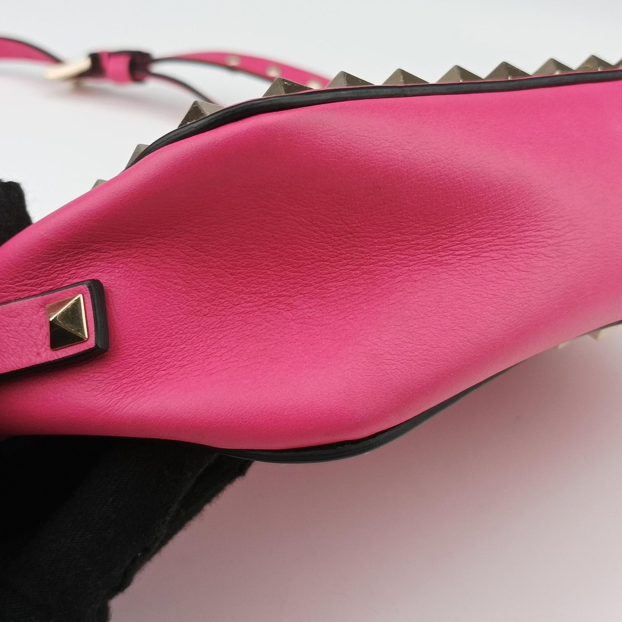 Pre-owned Valentino Rockstud Pink Leather  shoulderbag | stylenewstar