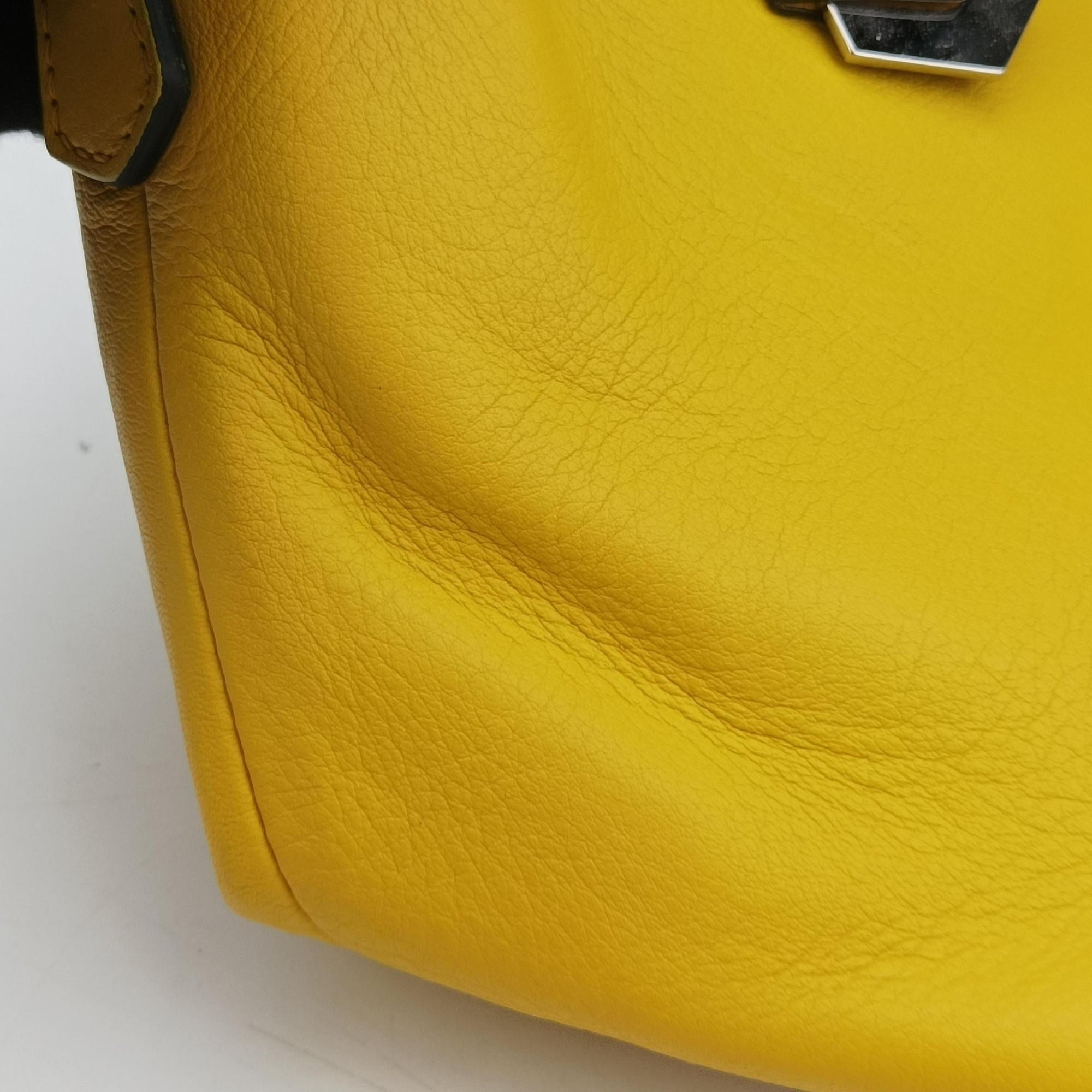 Vintage Fendi By The Way Yellow Leather 8BL125 shoulderbag | stylenewstar