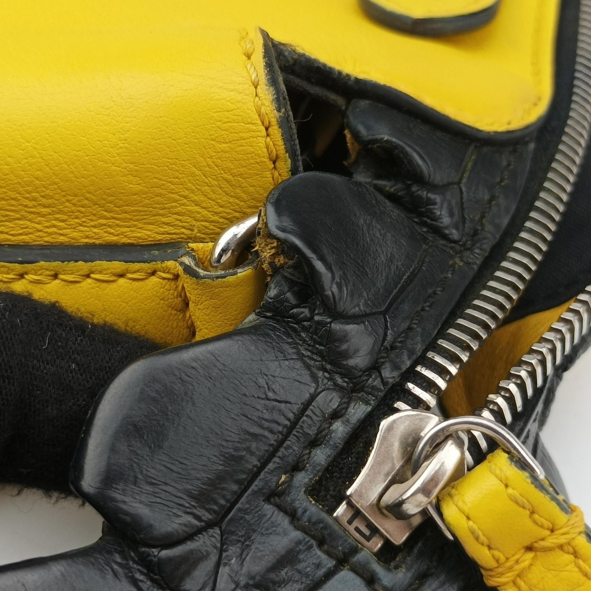 Vintage Fendi By The Way Yellow Leather 8BL125 shoulderbag | stylenewstar