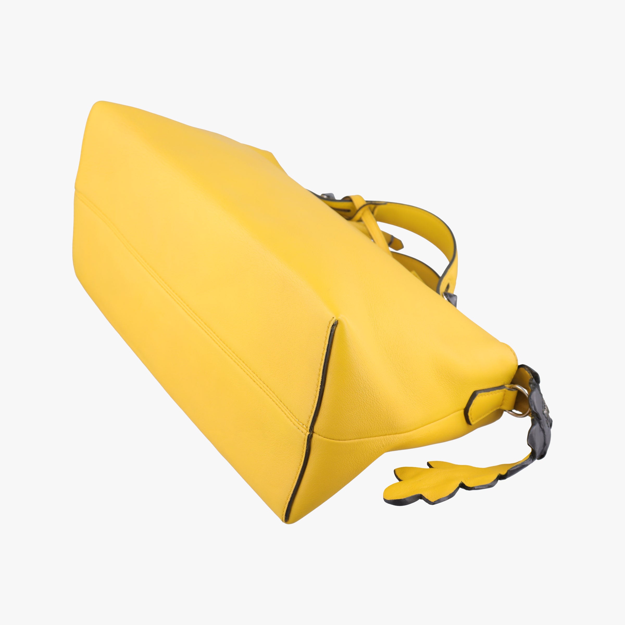 Vintage Fendi By The Way Yellow Leather 8BL125 shoulderbag | stylenewstar