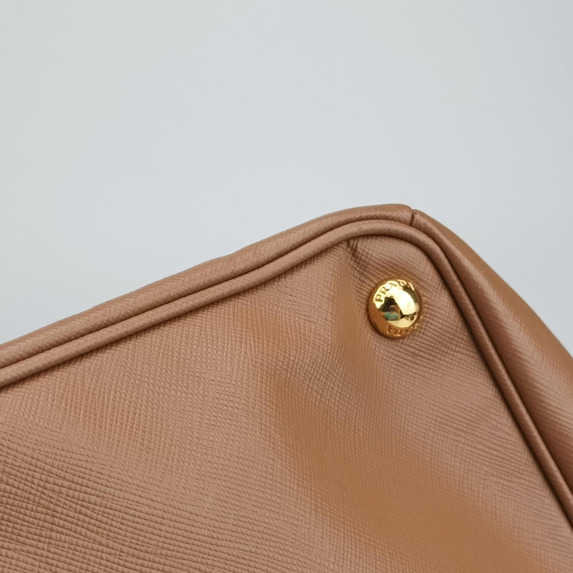 Pre-owned Prada Galleria Camel SAFFIANO Leather BN2274 handbag | stylenewstar