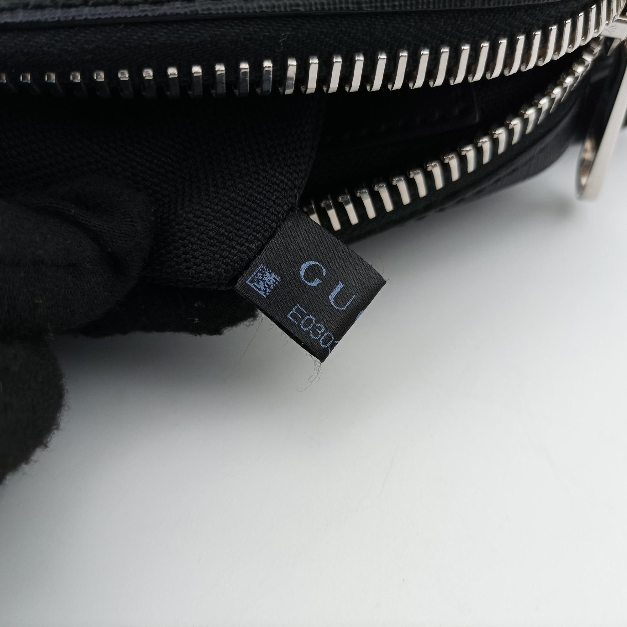 Vintage Gucci Night Courrier badge embellished Navy x Black PVC coated canvas 474293 bum bag/waist bag | stylenewstar