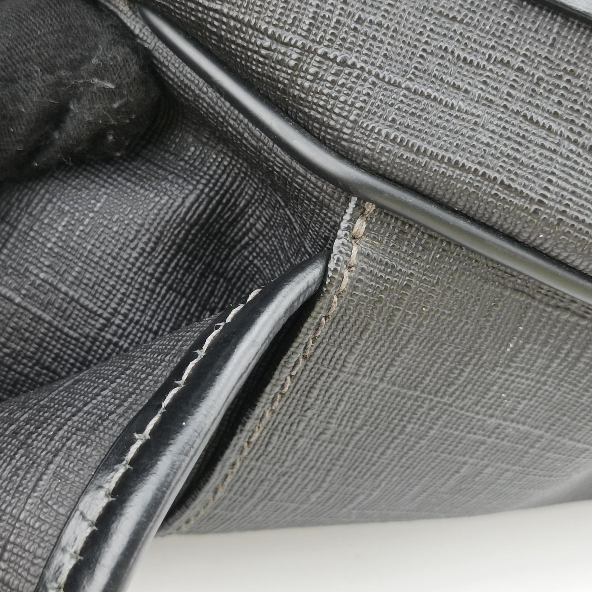 Pre-owned Gucci Interlocking G Messenger Black PVC coated canvas 223661 shoulderbag | stylenewstar