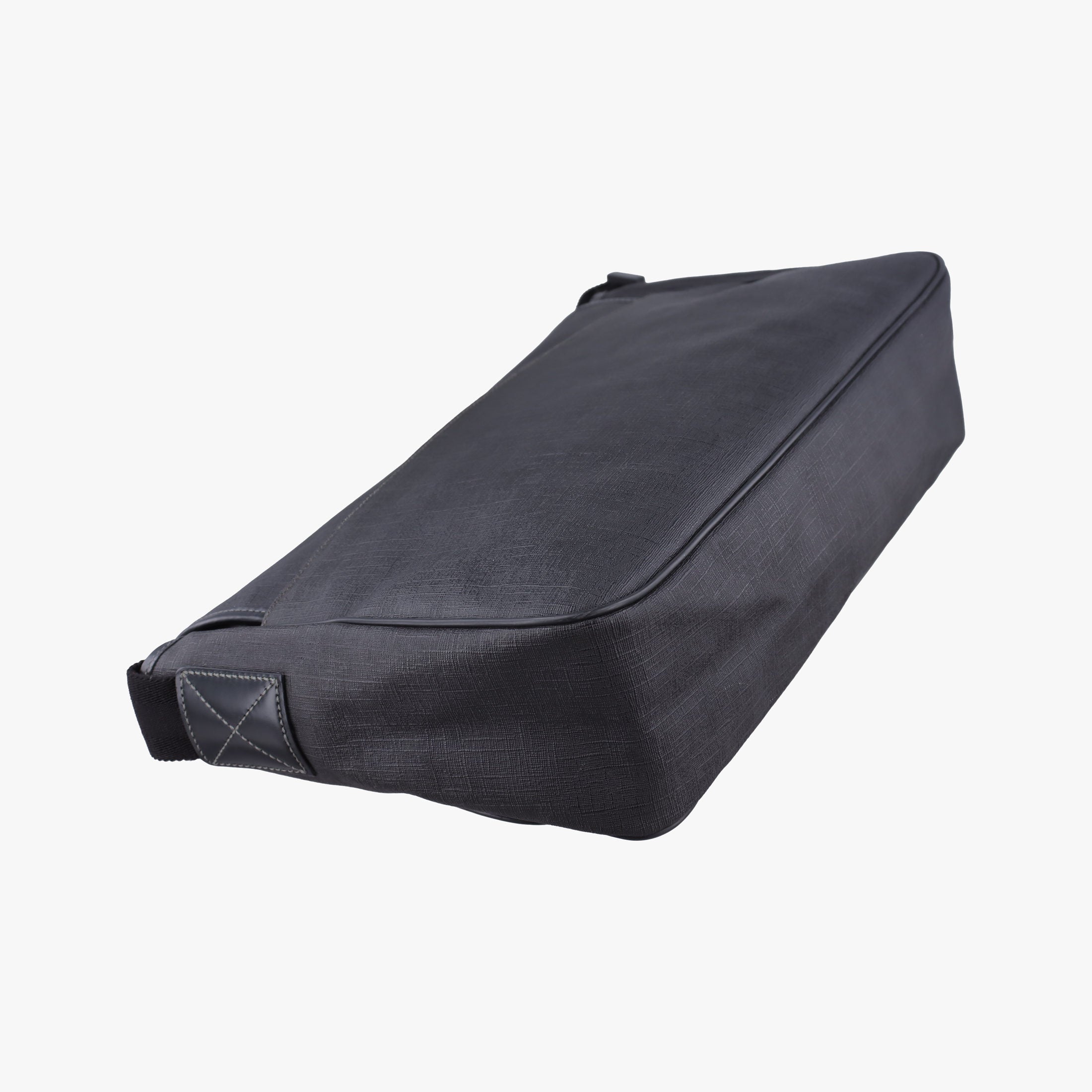 Pre-owned Gucci Interlocking G Messenger Black PVC coated canvas 223661 shoulderbag | stylenewstar