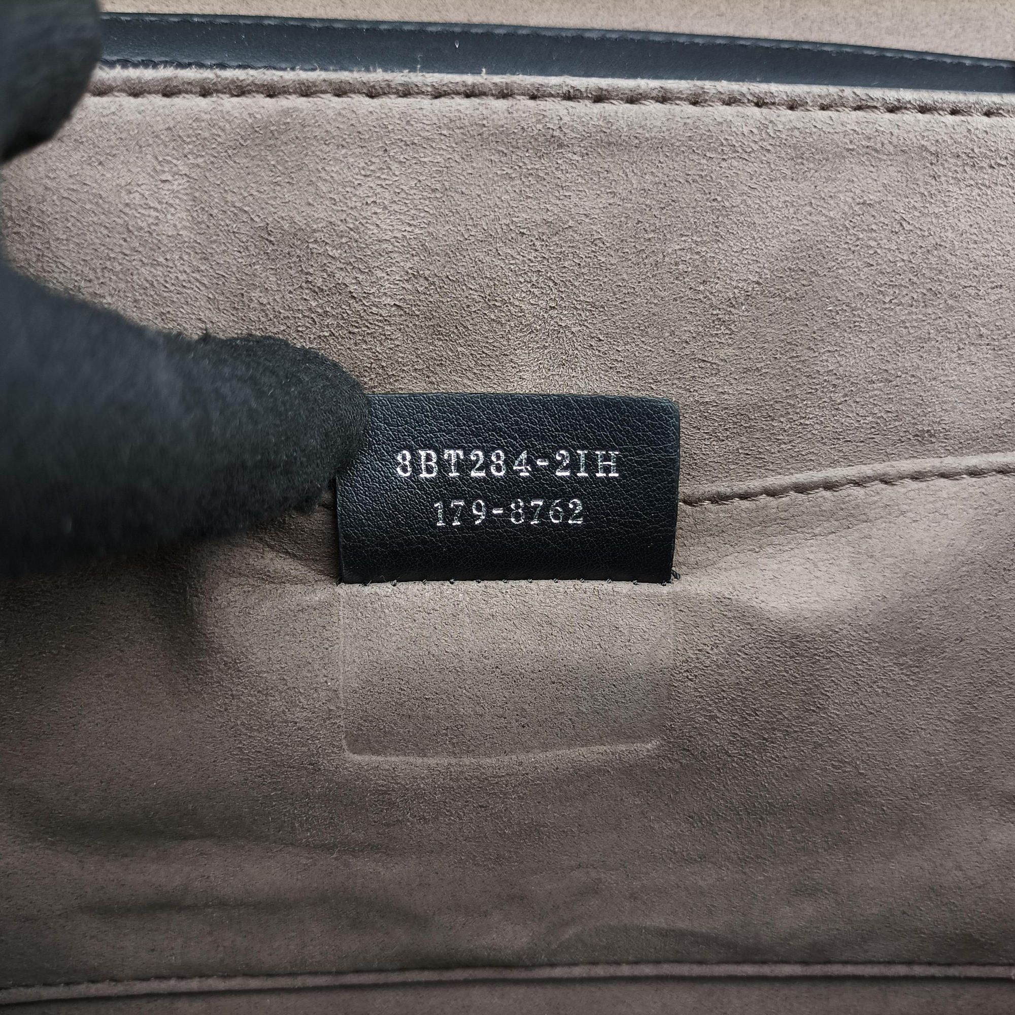 Secondhand Fendi Kan I F Black Leather 8BT284 shoulderbag | stylenewstar