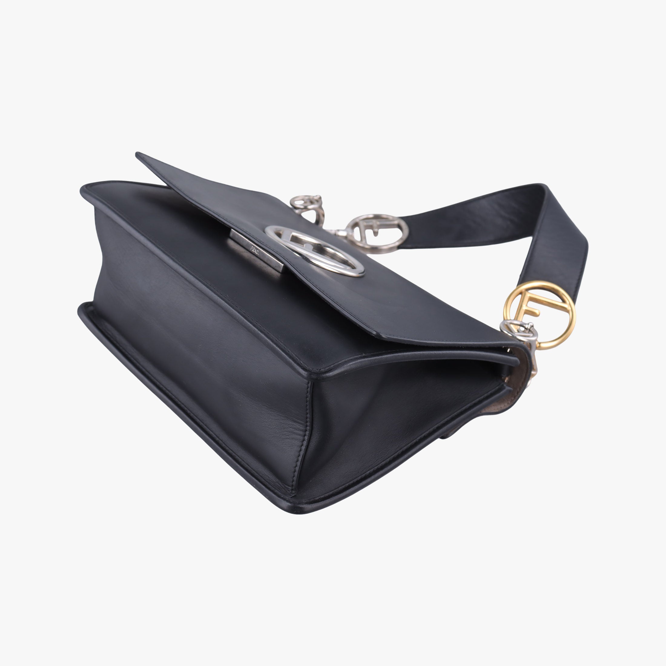 Secondhand Fendi Kan I F Black Leather 8BT284 shoulderbag | stylenewstar