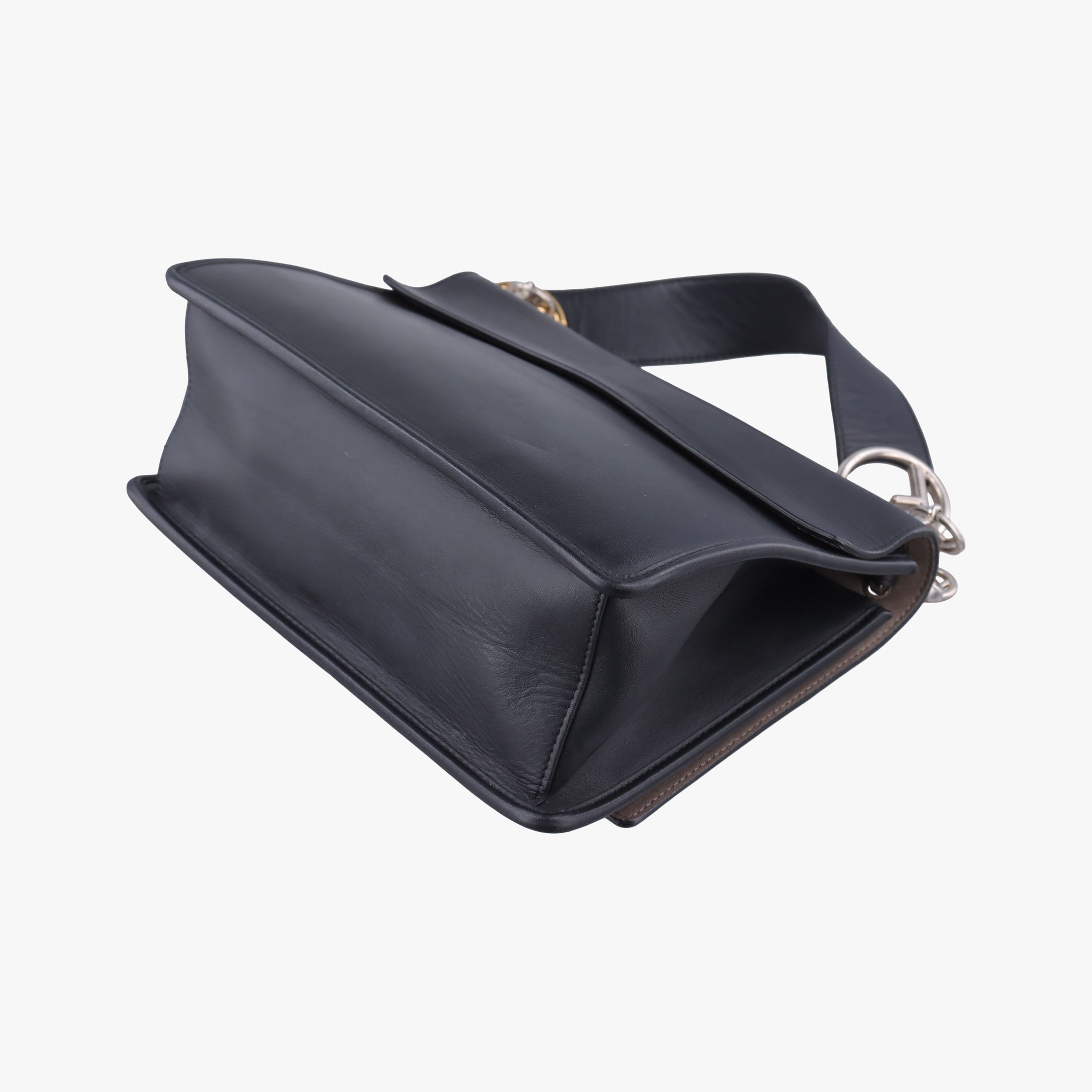 Secondhand Fendi Kan I F Black Leather 8BT284 shoulderbag | stylenewstar