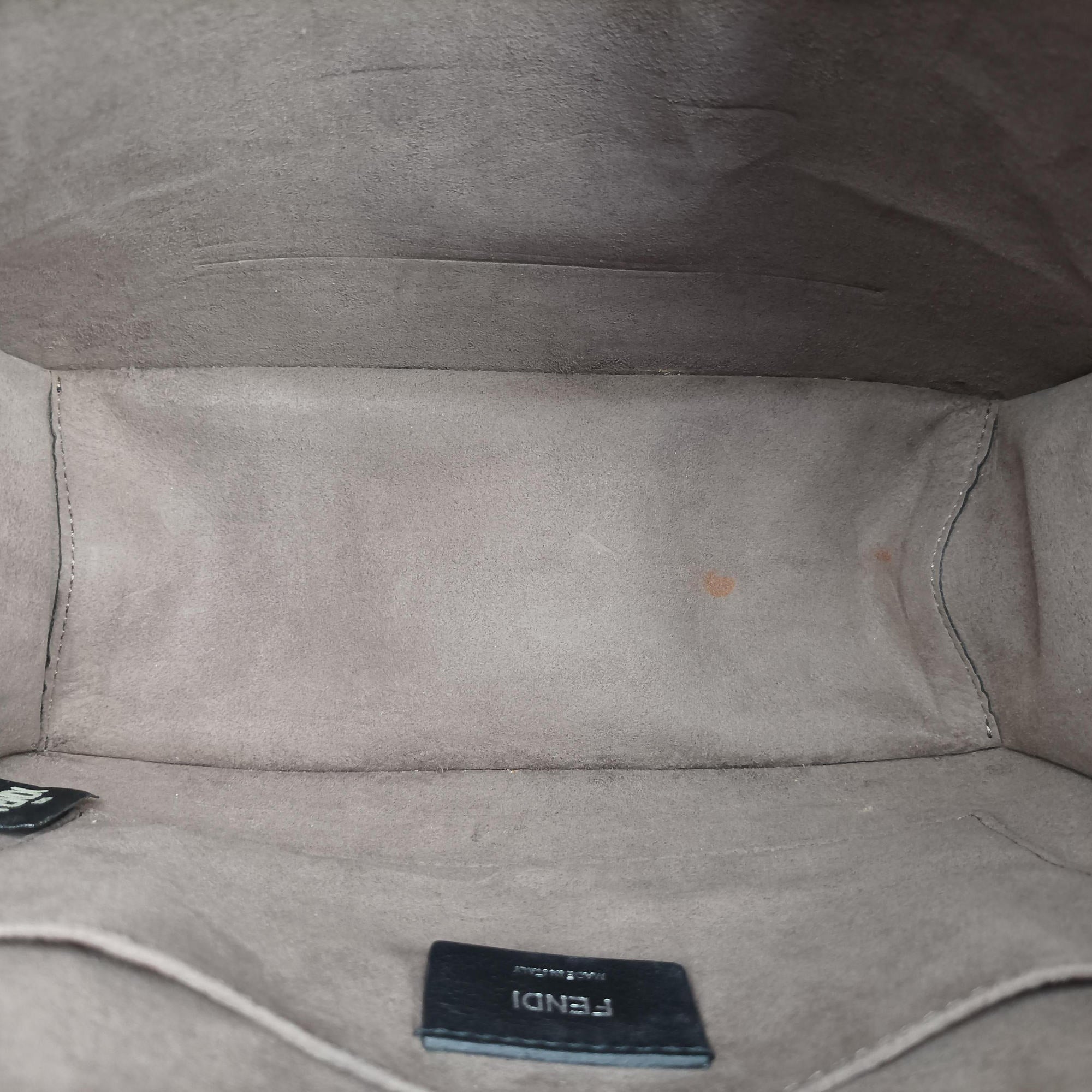 Secondhand Fendi Kan I F Black Leather 8BT284 shoulderbag | stylenewstar