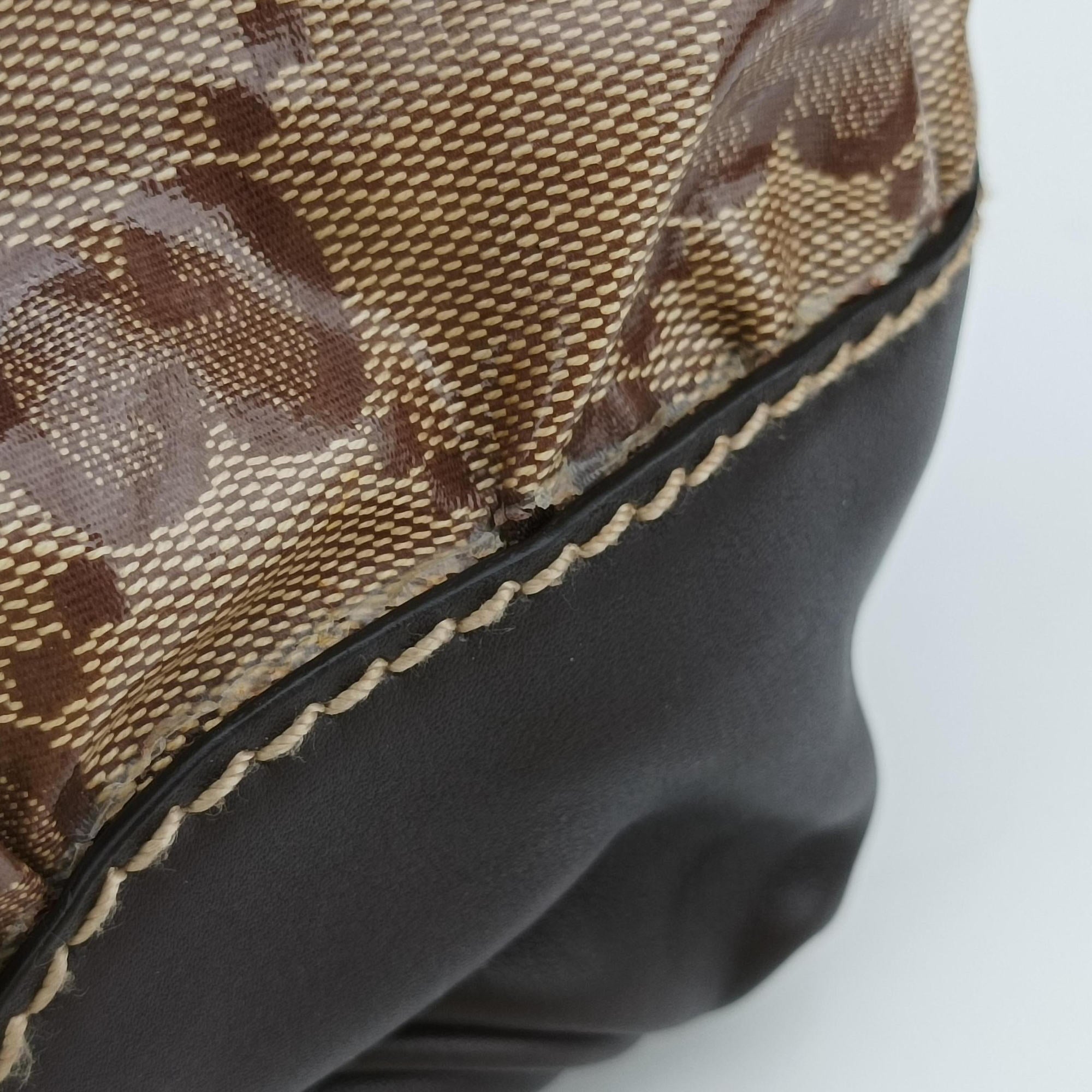 Pre-owned Gucci GG Crystal Beige × Brown PVC coated canvas ×Leather Trim 223965 handbag | stylenewstar
