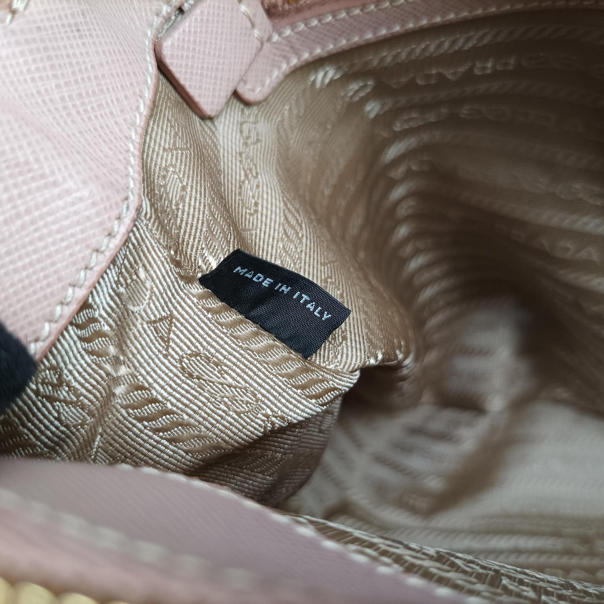 Pre-owned Prada Galleria Pink SAFFIANO Leather BN1786 shoulderbag | stylenewstar
