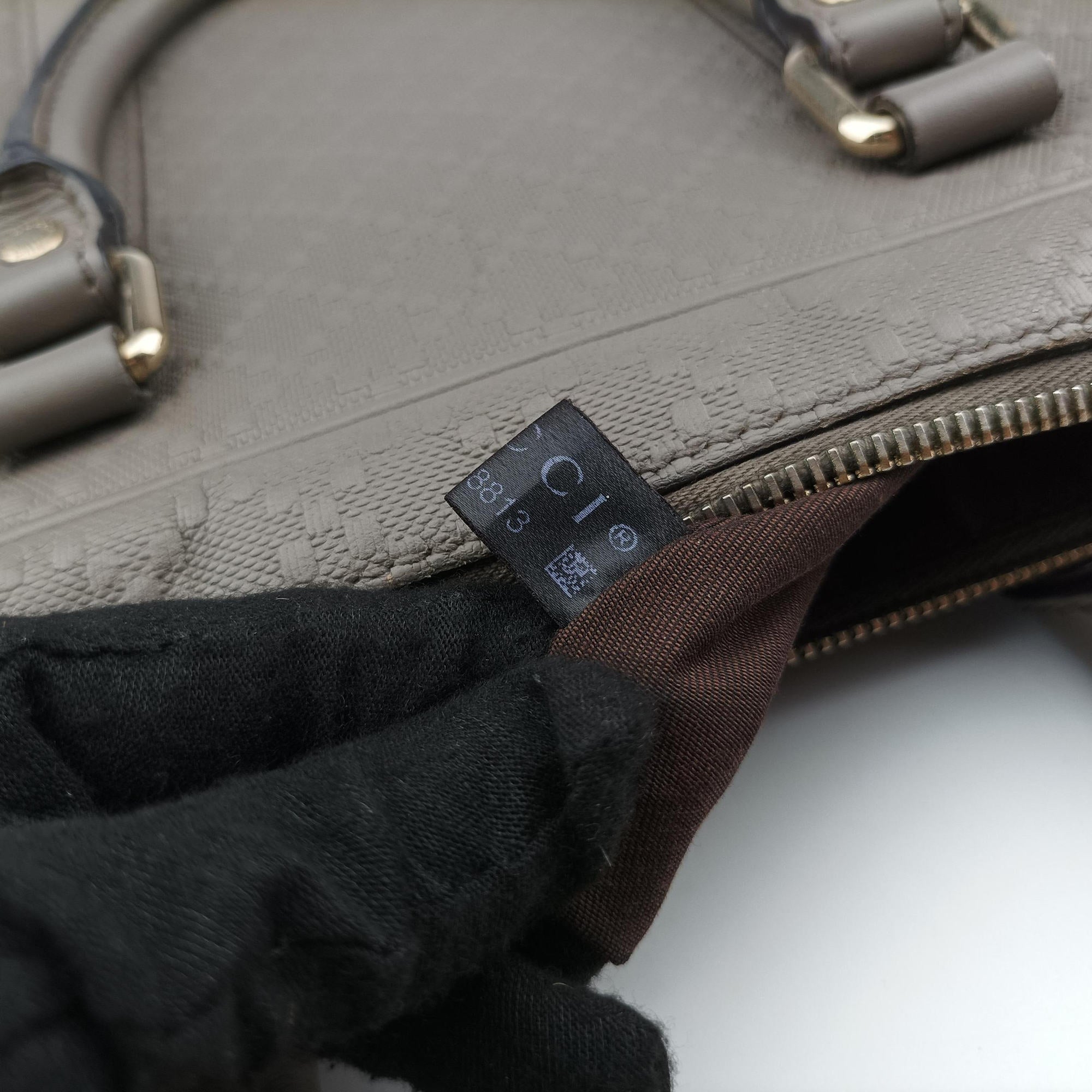 Pre-owned Gucci Diamante Grey leather 208463 shoulderbag | stylenewstar