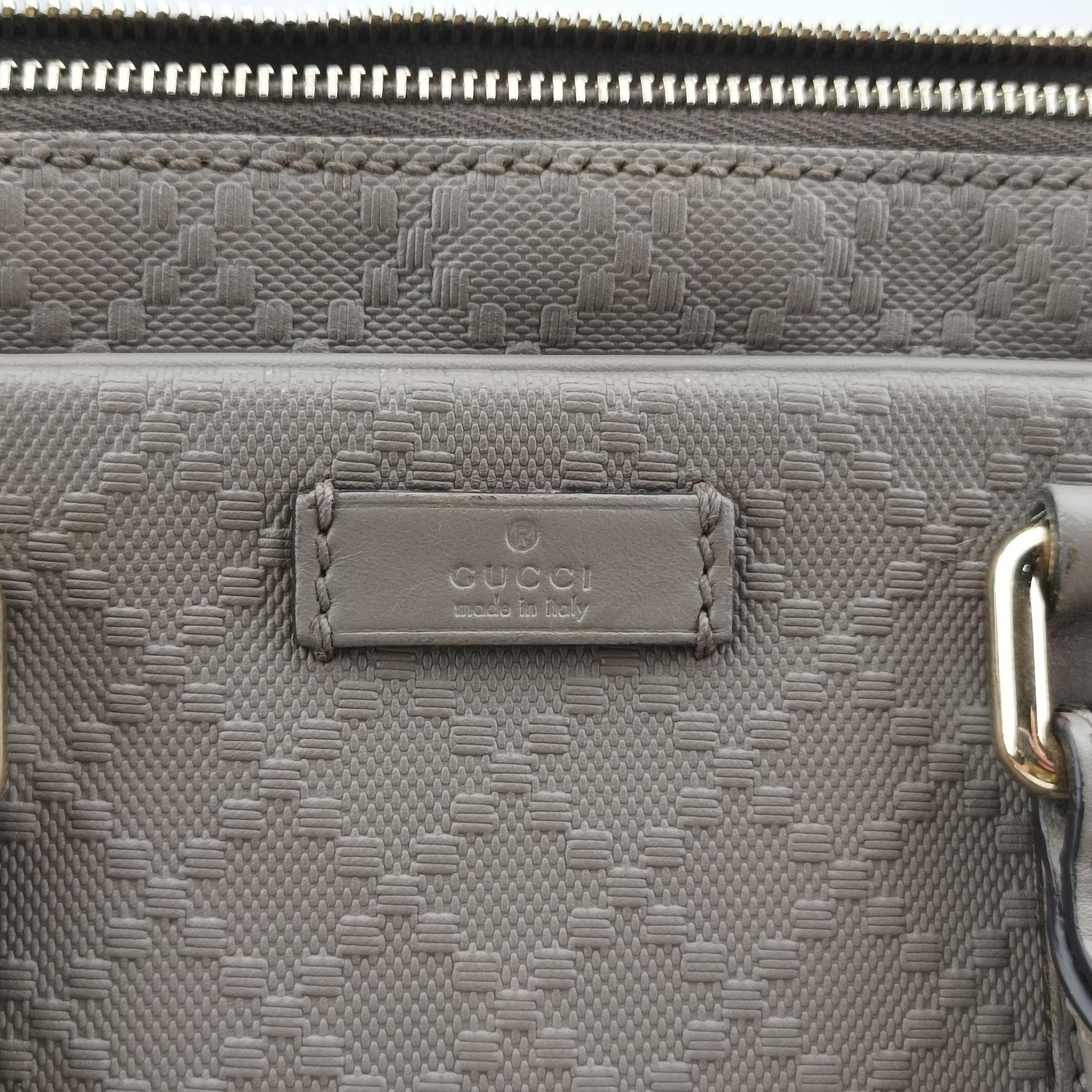 Pre-owned Gucci Diamante Grey leather 208463 shoulderbag | stylenewstar