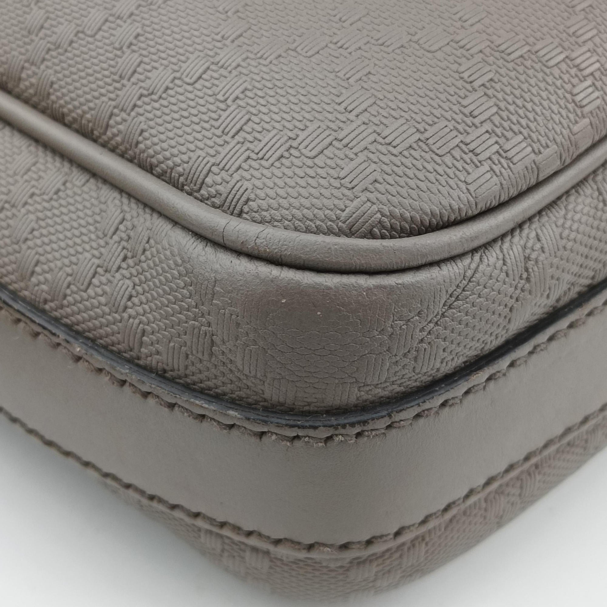 Pre-owned Gucci Diamante Grey leather 208463 shoulderbag | stylenewstar