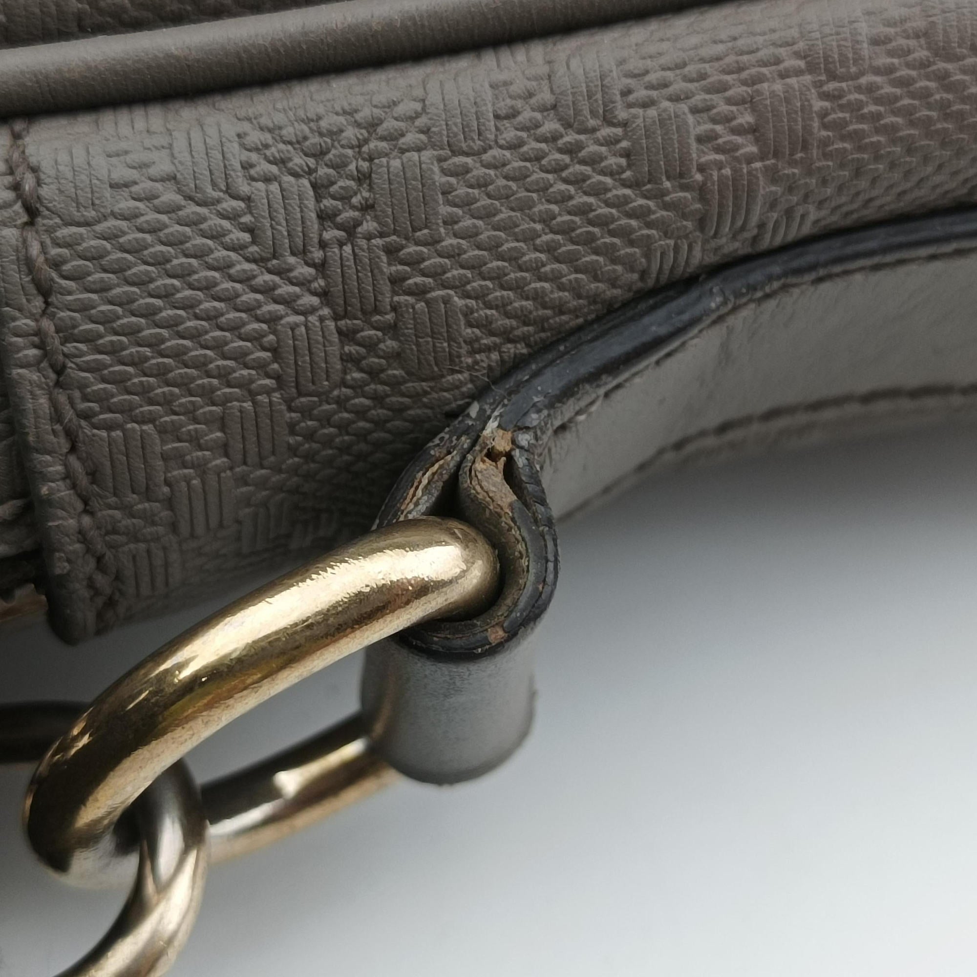 Pre-owned Gucci Diamante Grey leather 208463 shoulderbag | stylenewstar
