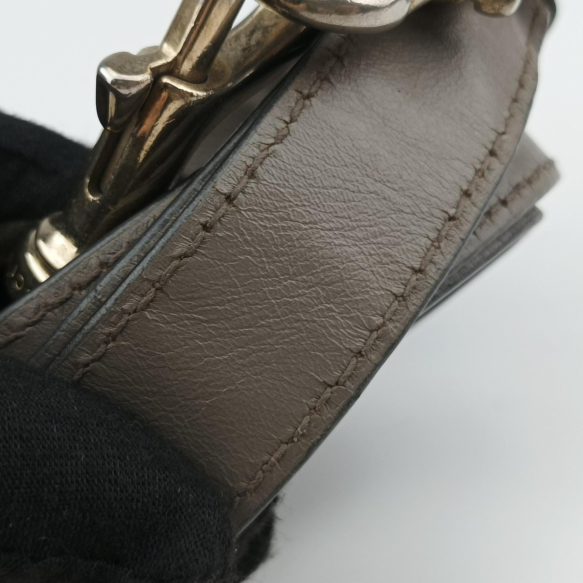 Pre-owned Gucci Diamante Grey leather 208463 shoulderbag | stylenewstar