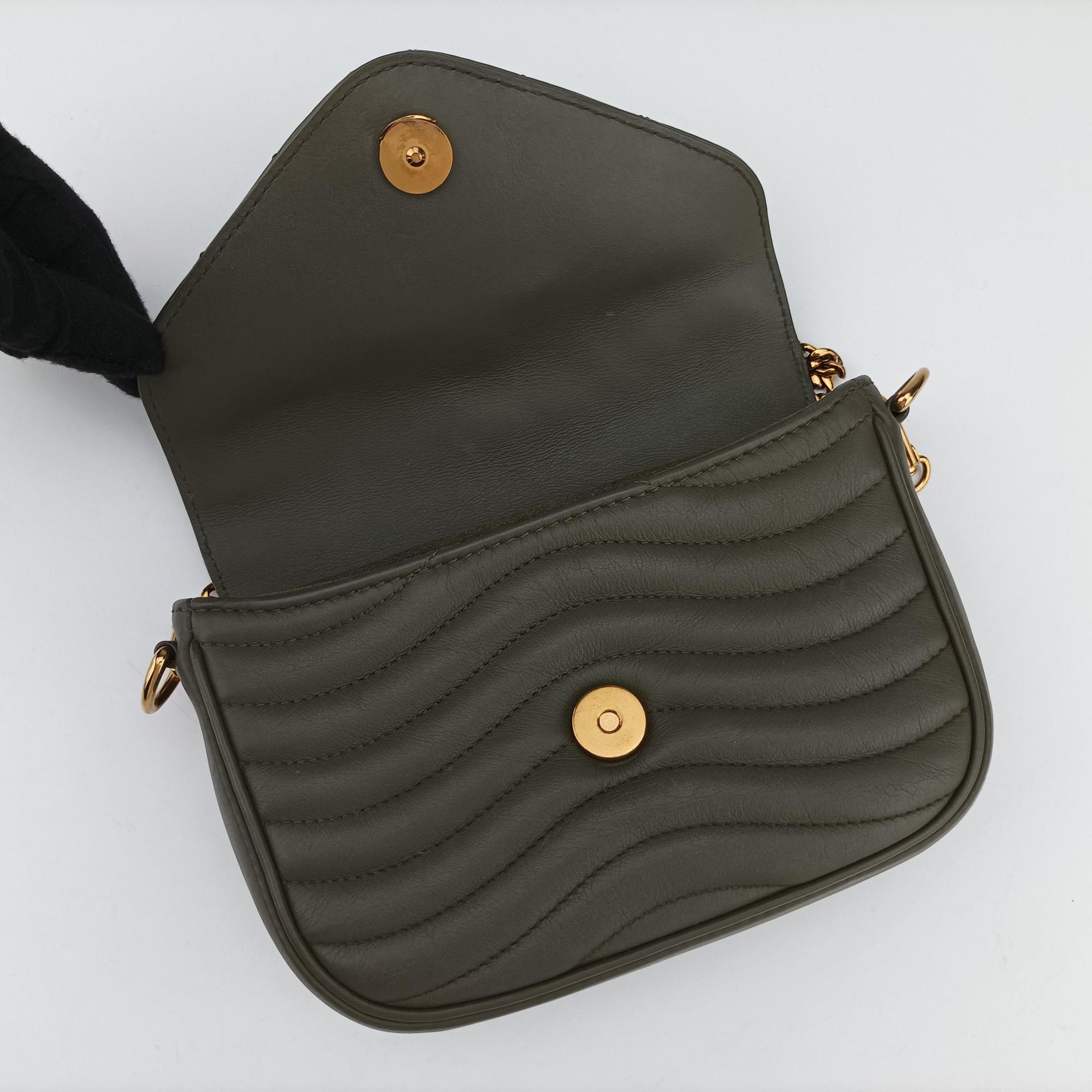 Pre-owned Louis Vuitton New Wave Multi Pochette Green Leather M56471 shoulderbag | stylenewstar