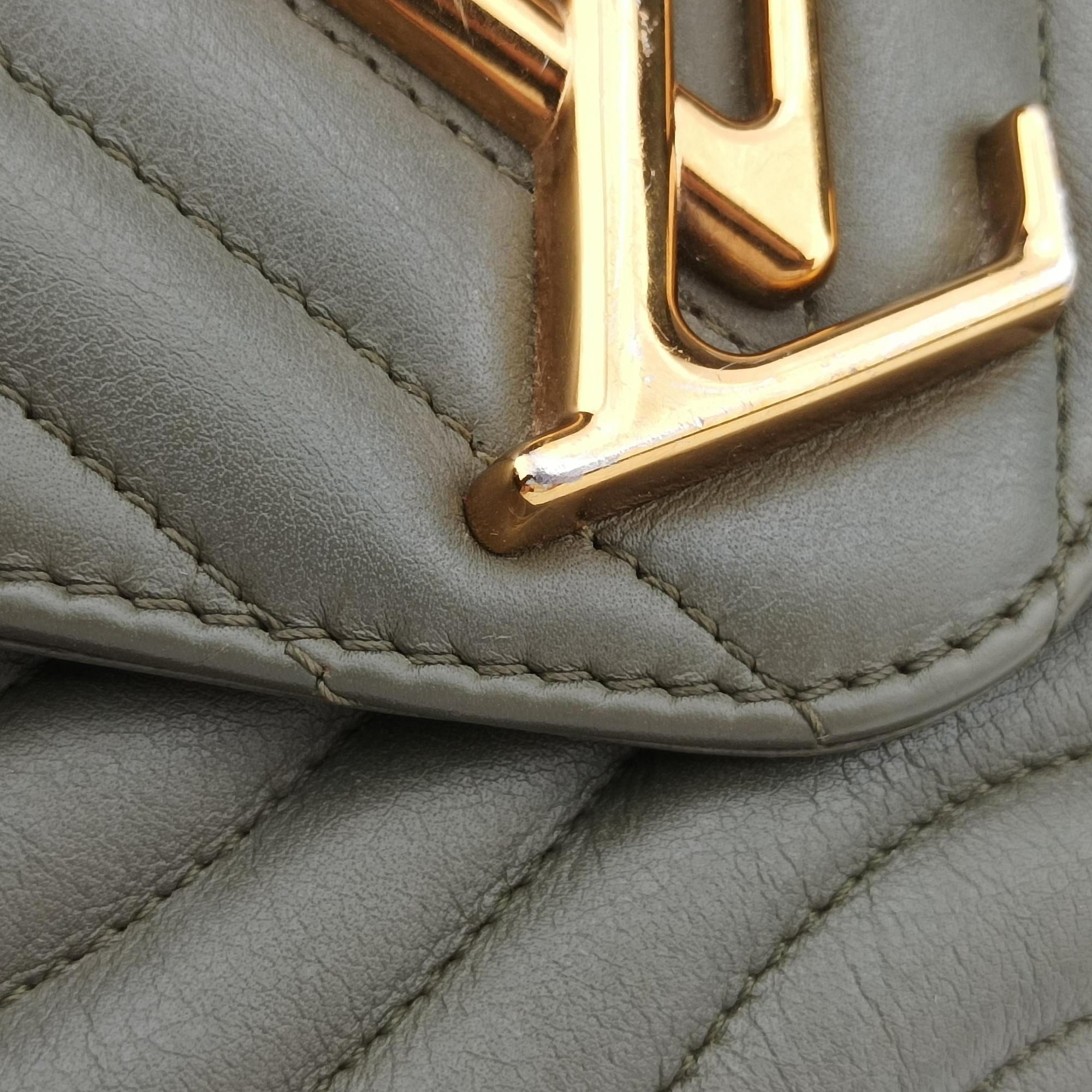 Pre-owned Louis Vuitton New Wave Multi Pochette Green Leather M56471 shoulderbag | stylenewstar