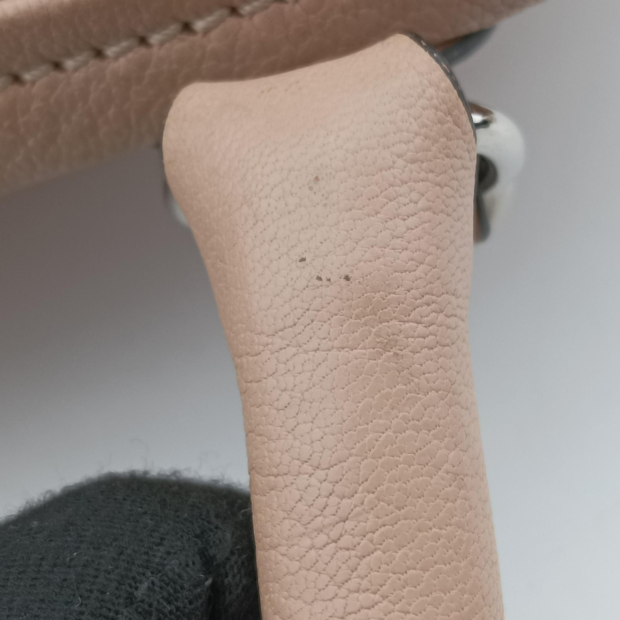 Pre-owned Givenchy Pandora beige leather  shoulderbag | stylenewstar