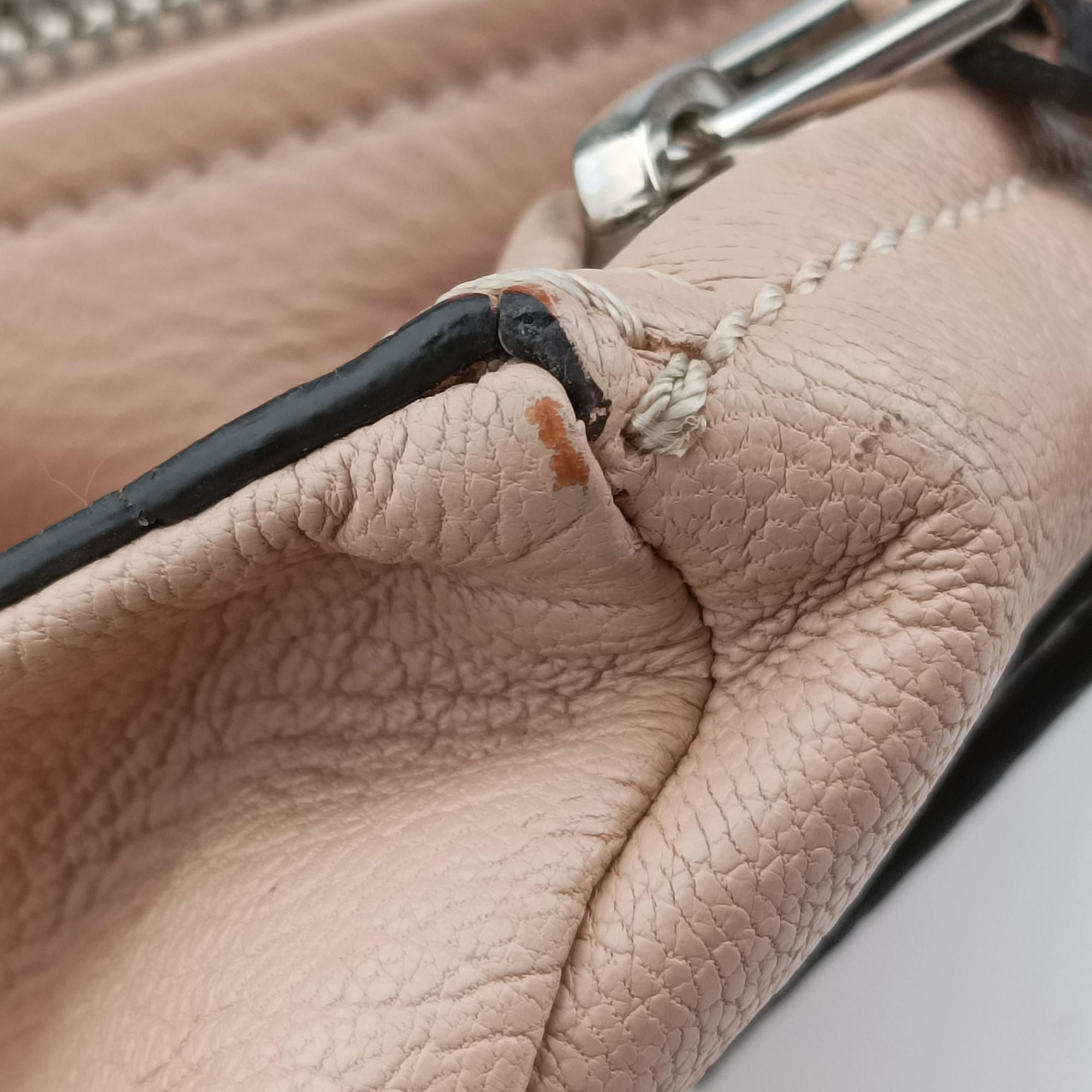 Pre-owned Givenchy Pandora beige leather  shoulderbag | stylenewstar