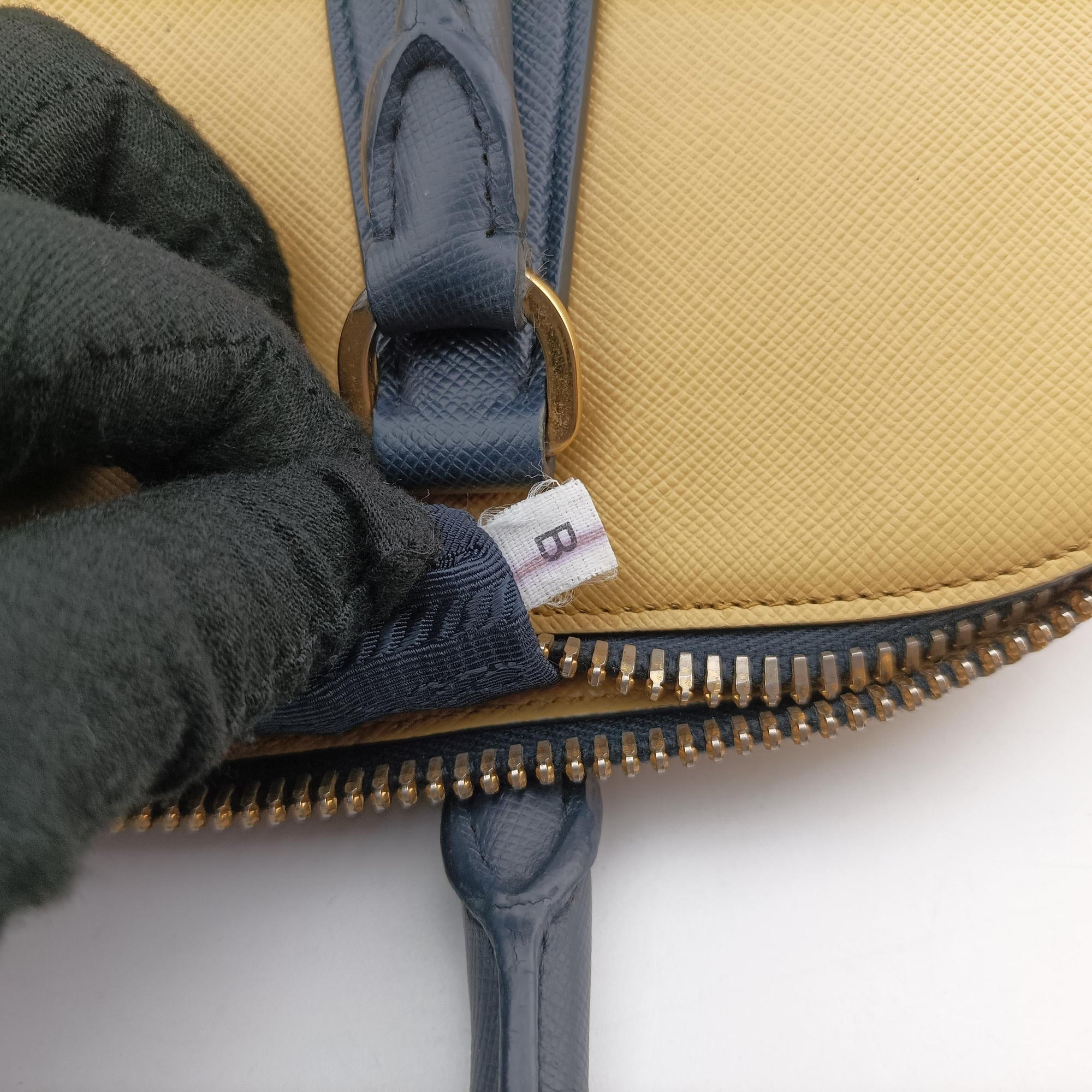 Vintage Prada Promenade Navy x yellow SAFFIANO Leather BL836T handbag | stylenewstar