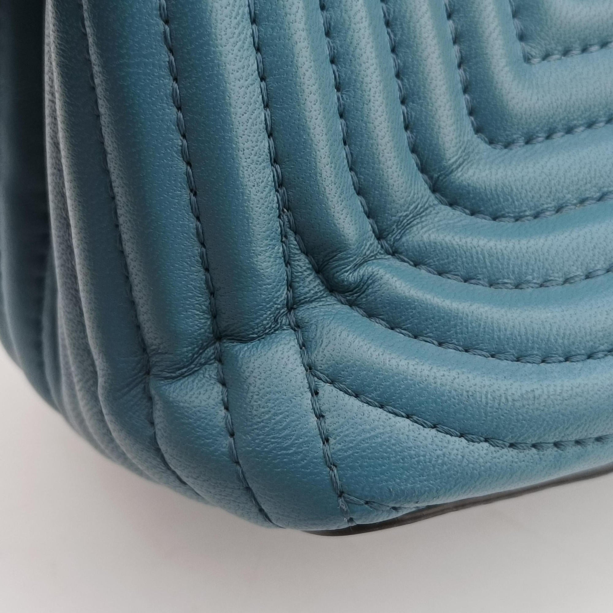 Pre-owned Fendi Dotcom Click Small Blue Leather 8BN299 shoulderbag | stylenewstar